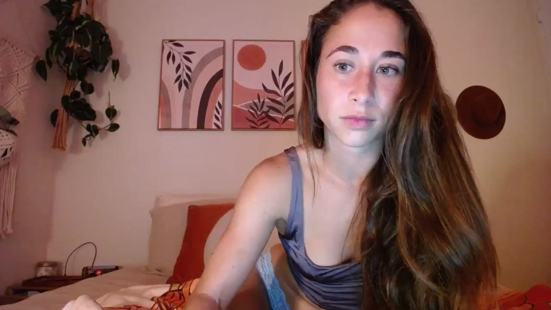 Gallery image thumbnail from Cutelittlefox's myfreecams stream on, 08/15/2024, 06:30 image 14 of 20