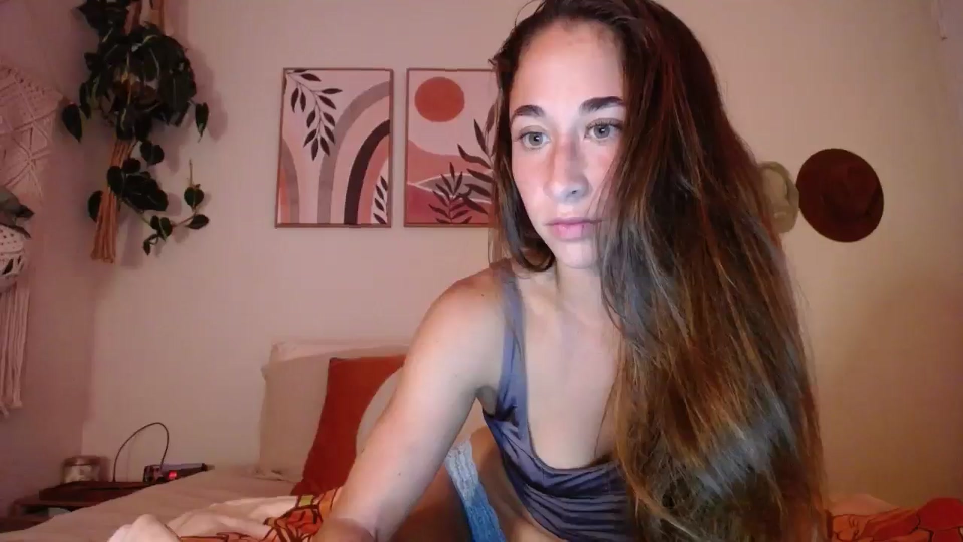 Gallery image thumbnail from Cutelittlefox's myfreecams stream on, 08/15/2024, 06:30 image 16 of 20