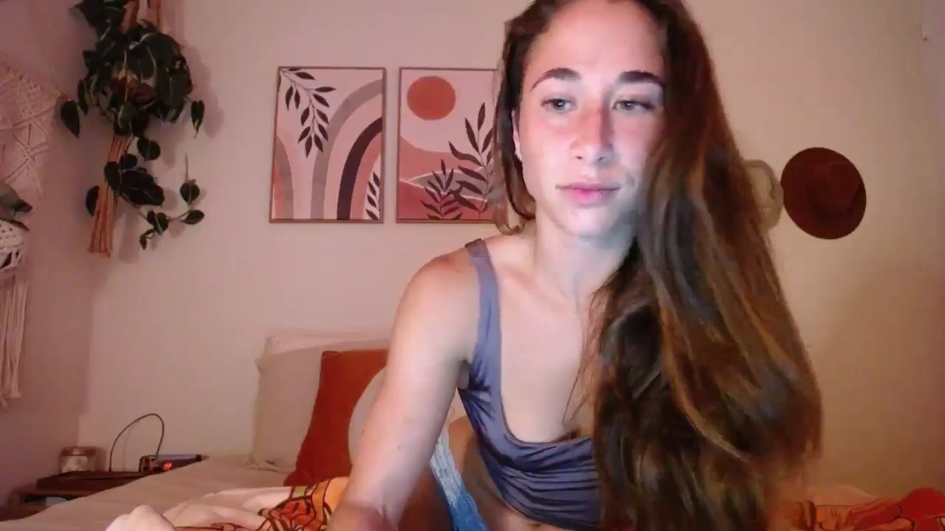 Gallery image thumbnail from Cutelittlefox's myfreecams stream on, 08/15/2024, 06:30 image 10 of 20