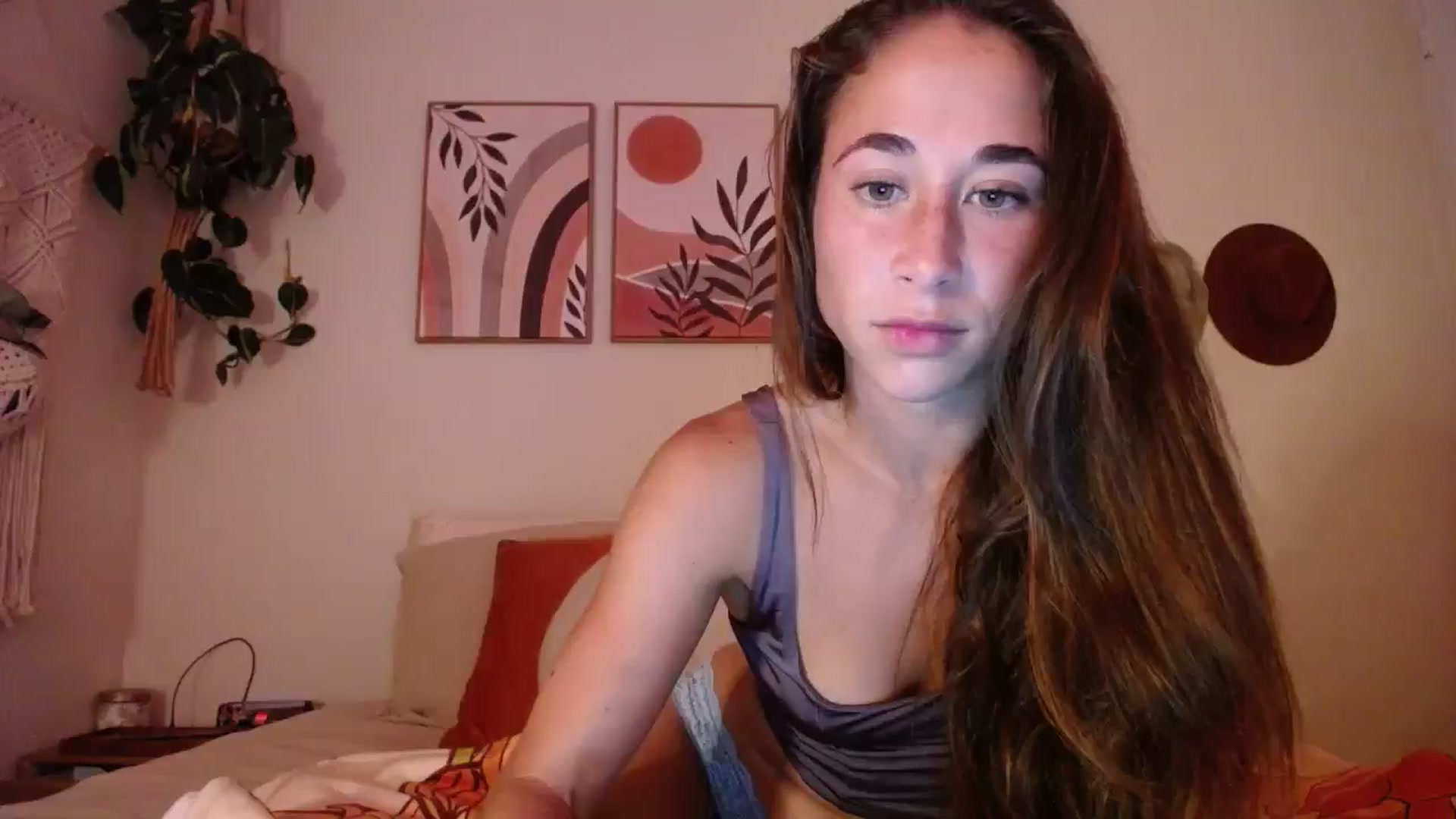 Gallery image thumbnail from Cutelittlefox's myfreecams stream on, 08/15/2024, 06:30 image 15 of 20