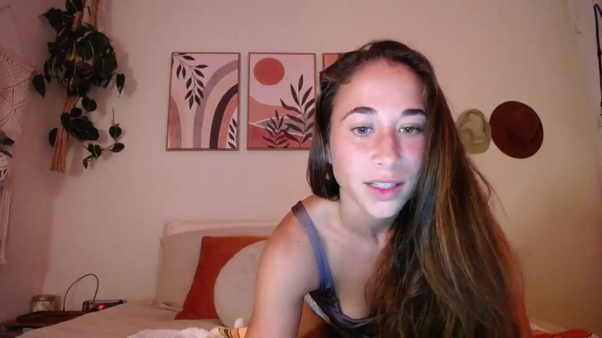 Gallery image thumbnail from Cutelittlefox's myfreecams stream on, 08/15/2024, 07:17 image 3 of 20