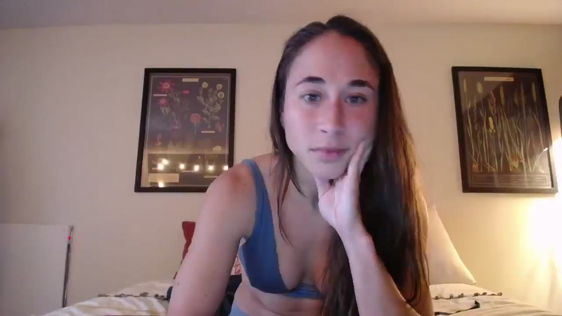 Gallery image thumbnail from Cutelittlefox's myfreecams stream on, 02/22/2025, 21:57 image 15 of 20