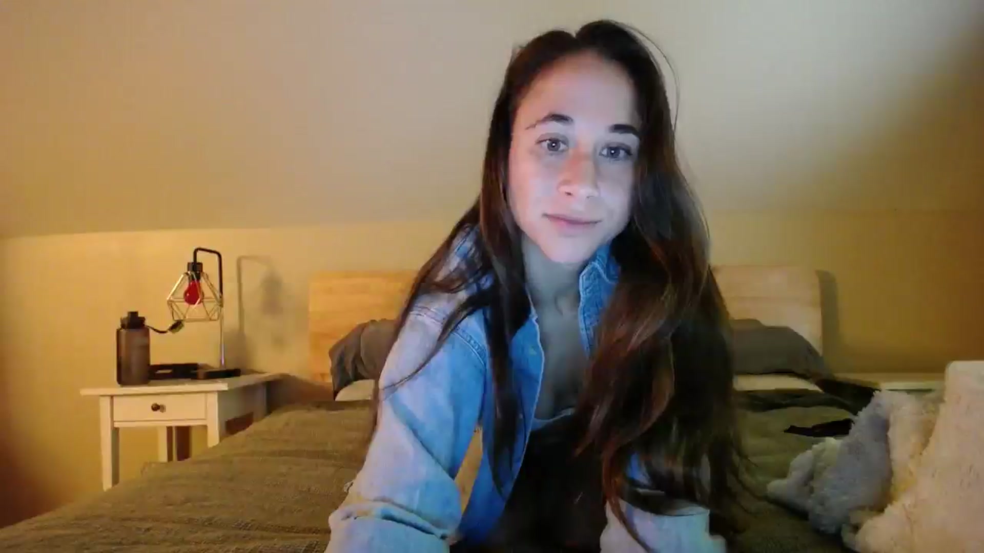 Gallery image thumbnail from Cutelittlefox's myfreecams stream on, 04/28/2025, 18:51 image 3 of 20
