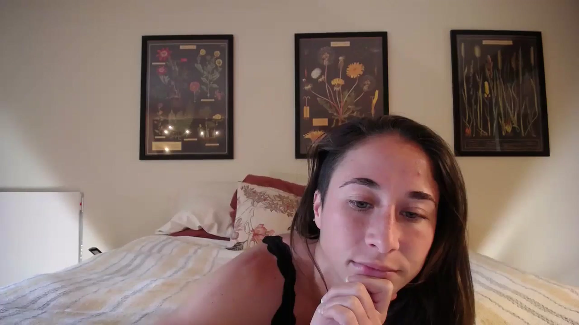 Gallery image thumbnail from Cutelittlefox's myfreecams stream on, 05/10/2025, 21:54 image 7 of 20