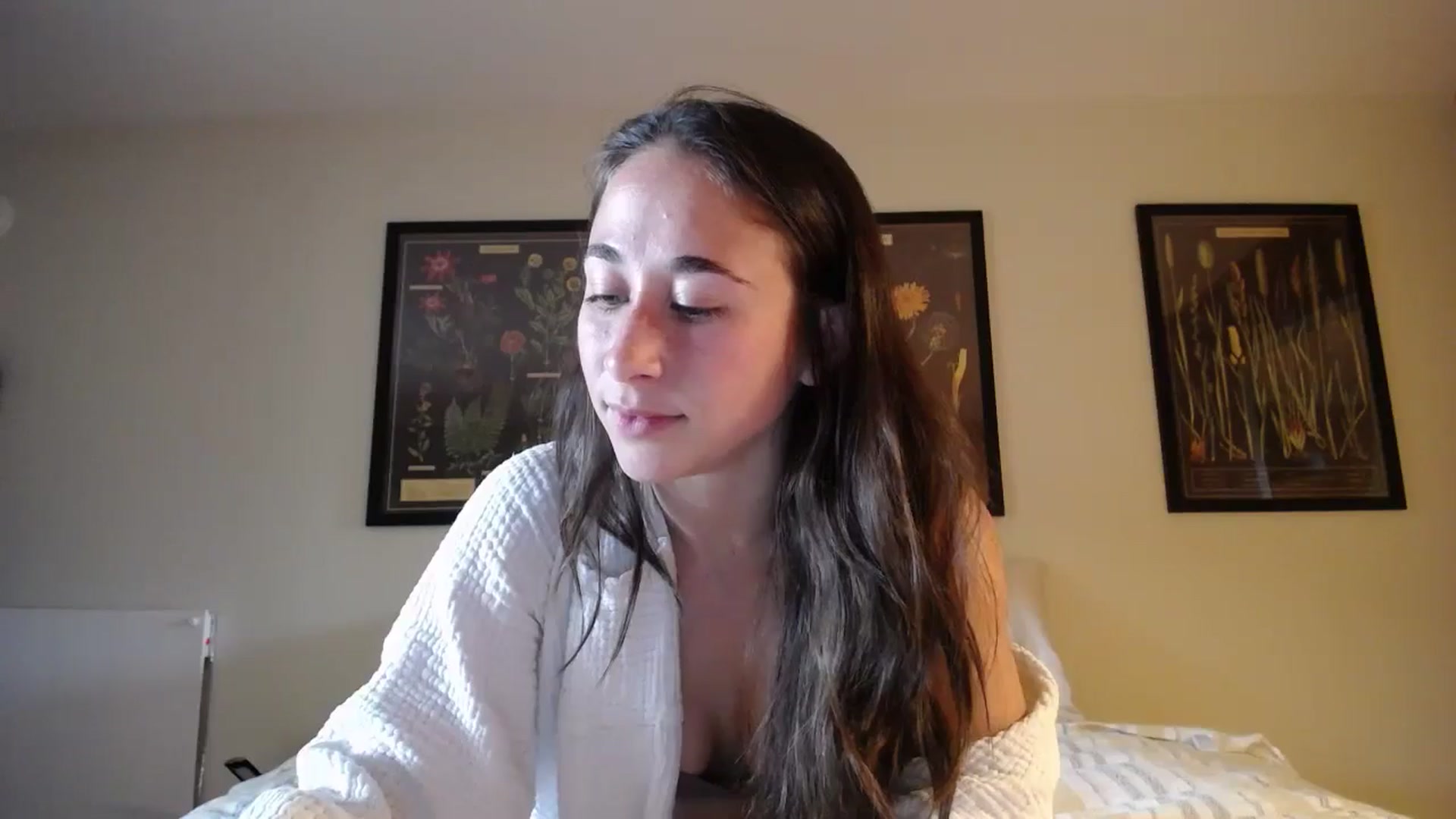 Gallery image thumbnail from Cutelittlefox's myfreecams stream on, 05/11/2025, 21:17 image 11 of 20