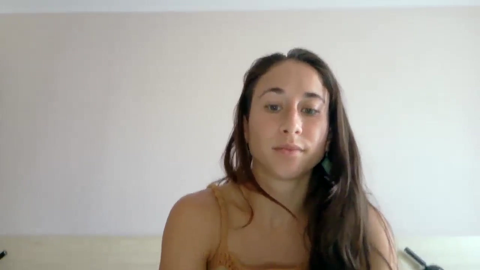 Gallery image thumbnail from Cutelittlefox's myfreecams stream on, 06/23/2025, 14:19 image 19 of 20