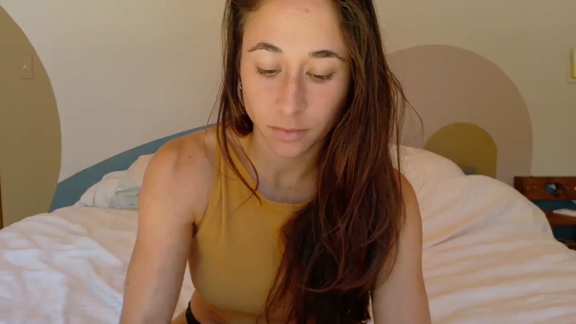 Gallery image thumbnail from Cutelittlefox's myfreecams stream on, 08/25/2025, 18:33 image 10 of 20