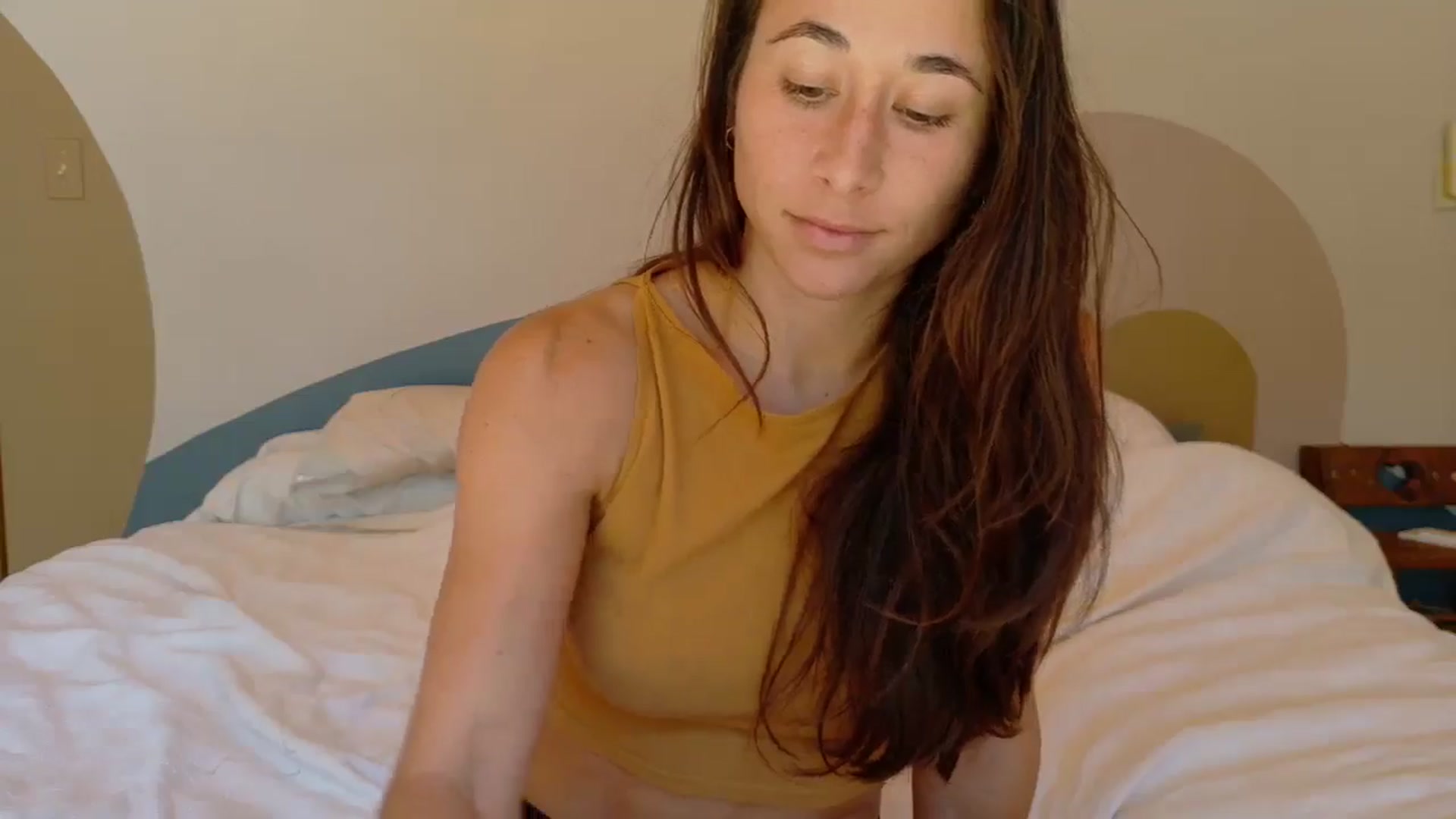 Gallery image thumbnail from Cutelittlefox's myfreecams stream on, 08/25/2025, 18:33 image 12 of 20