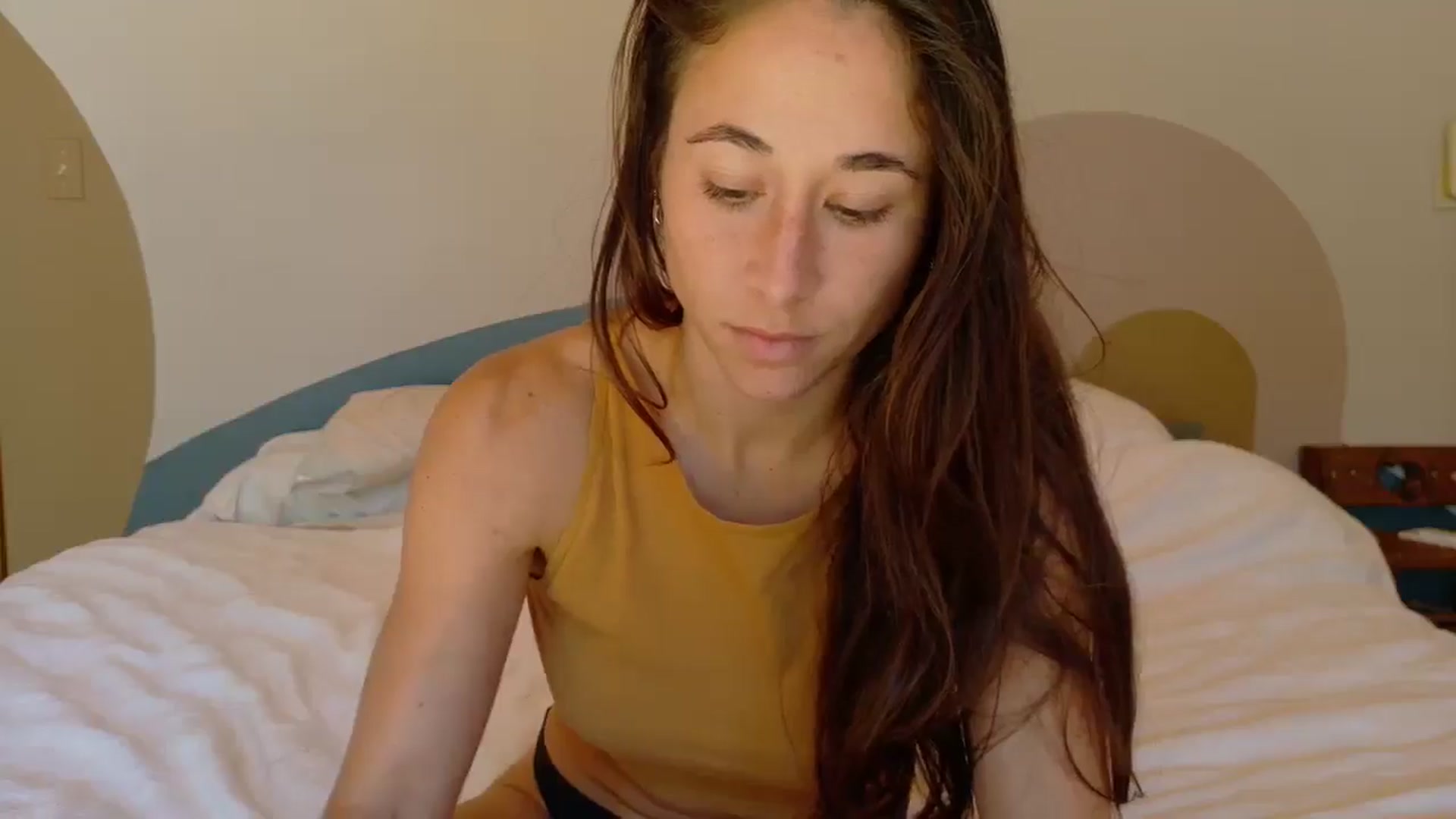 Gallery image thumbnail from Cutelittlefox's myfreecams stream on, 08/25/2025, 18:33 image 5 of 20