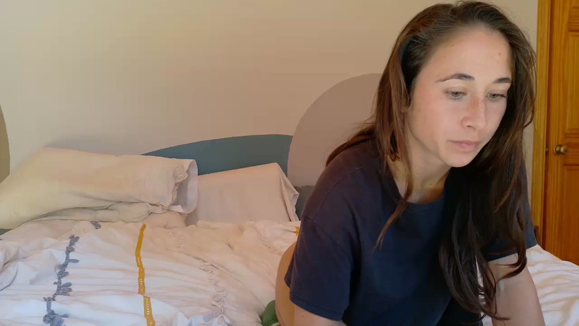 Gallery image thumbnail from Cutelittlefox's myfreecams stream on, 09/13/2025, 18:25 image 10 of 20