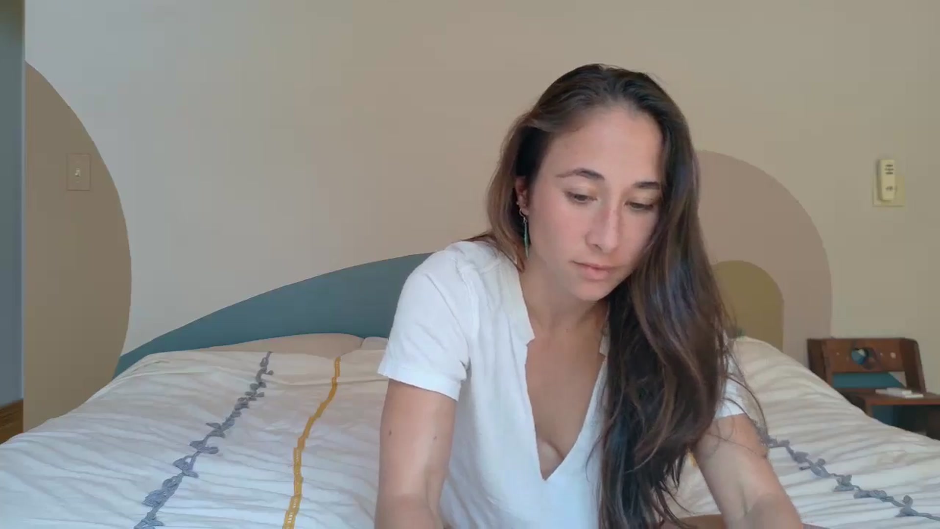 Gallery image thumbnail from Cutelittlefox's myfreecams stream on, 09/19/2025, 18:42 image 19 of 20