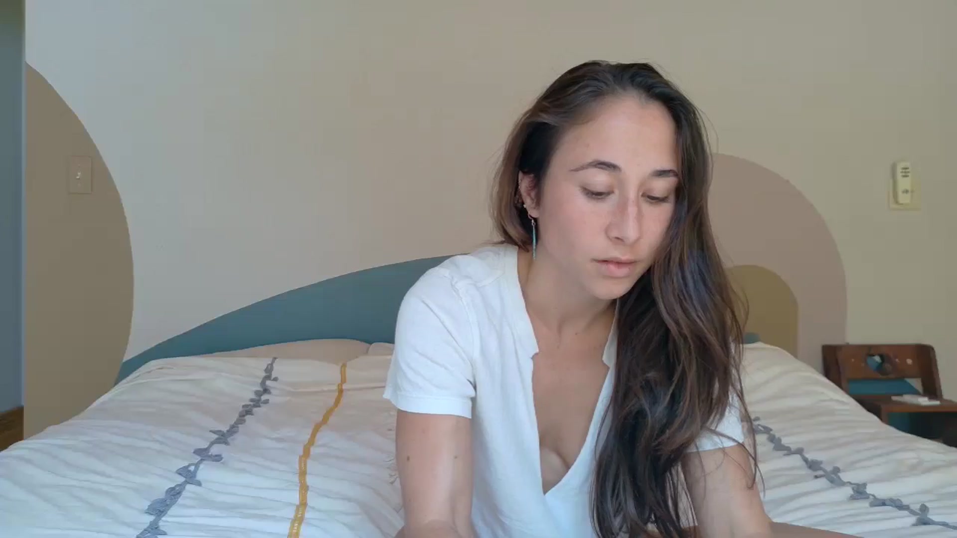 Gallery image thumbnail from Cutelittlefox's myfreecams stream on, 09/19/2025, 18:42 image 14 of 20