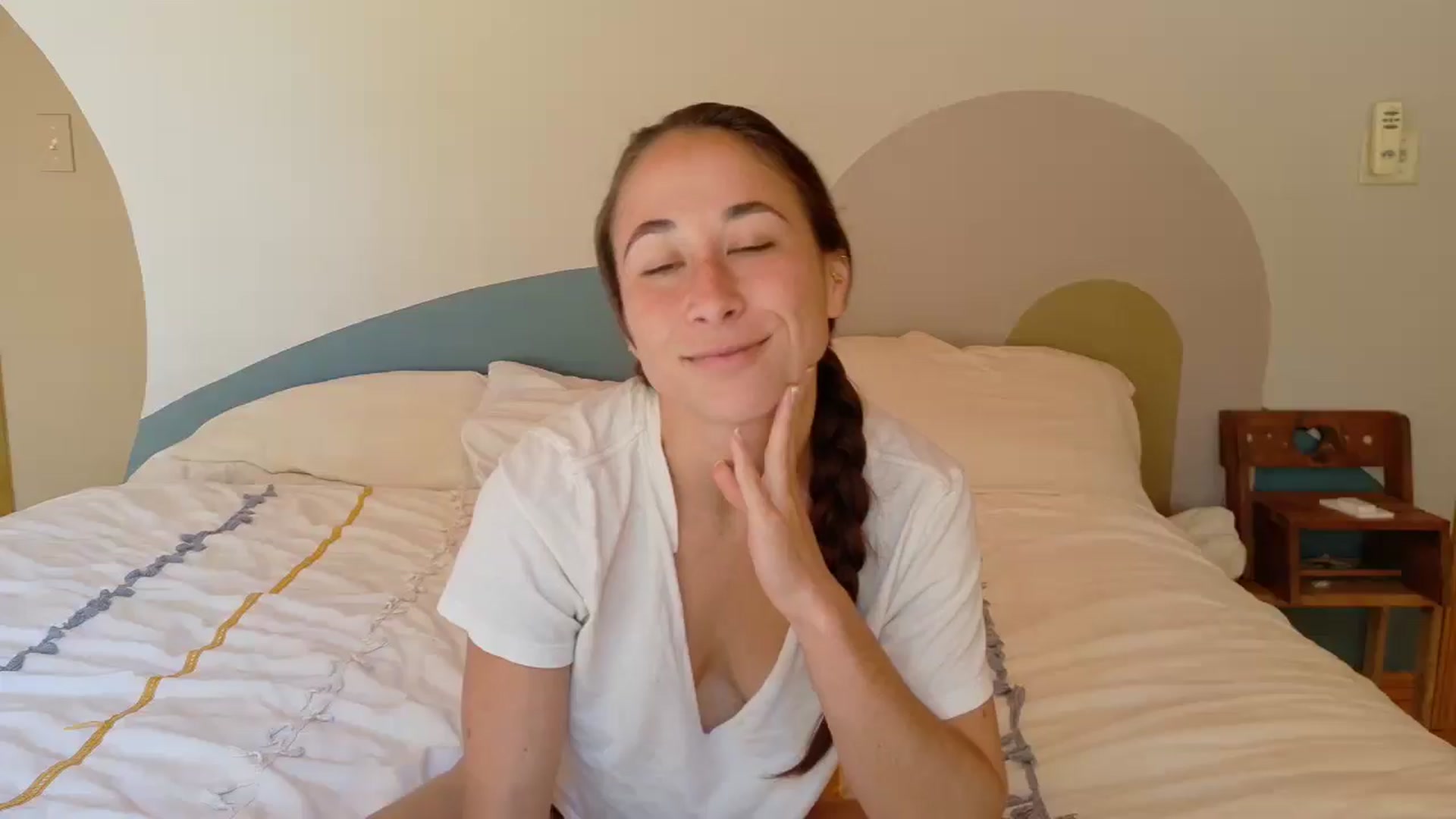 Gallery image thumbnail from Cutelittlefox's myfreecams stream on, 09/21/2025, 17:08 image 1 of 20