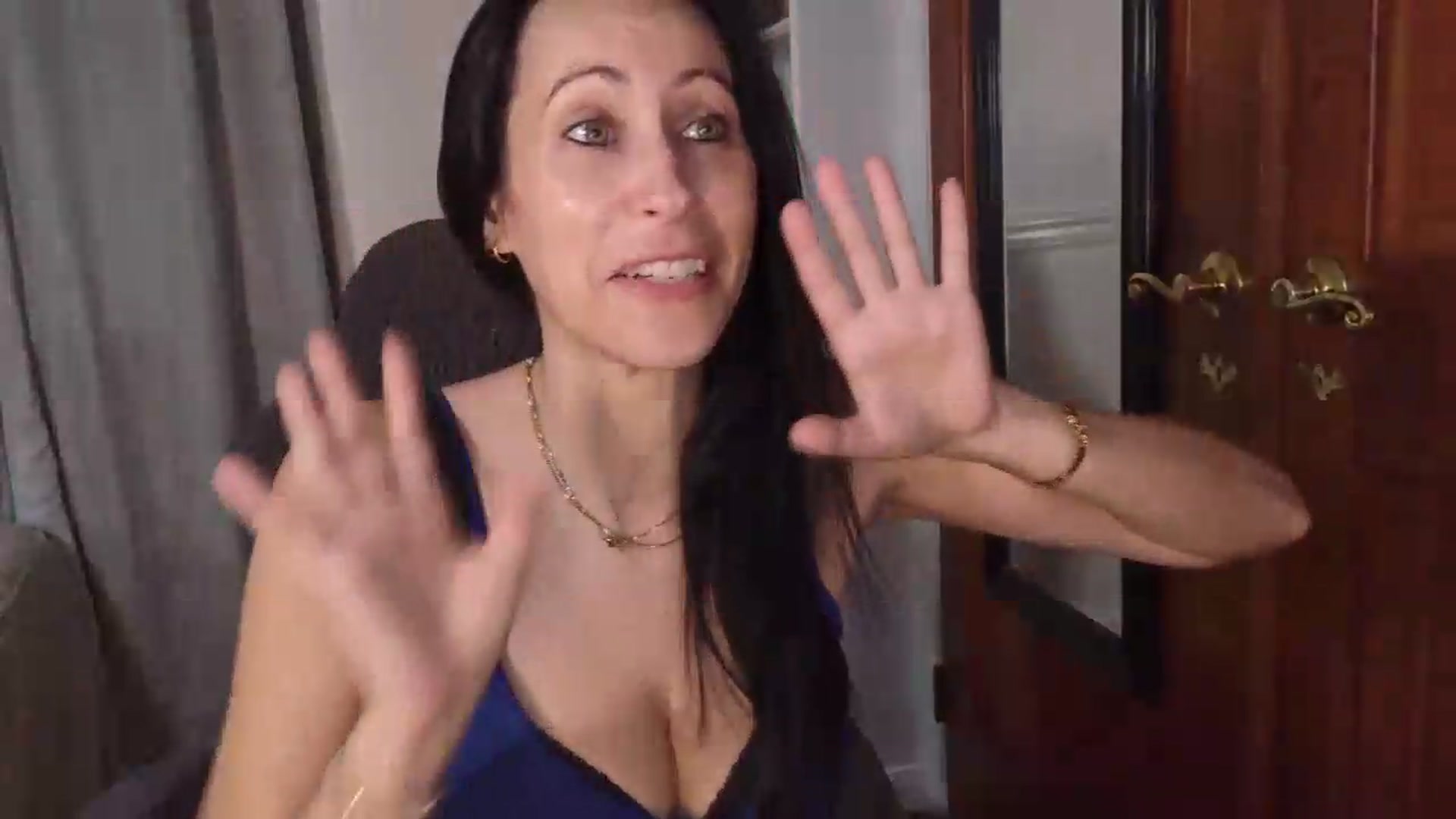 Gallery image thumbnail from Cutelittlema's myfreecams stream on, 08/17/2026, 13:31 image 14 of 20