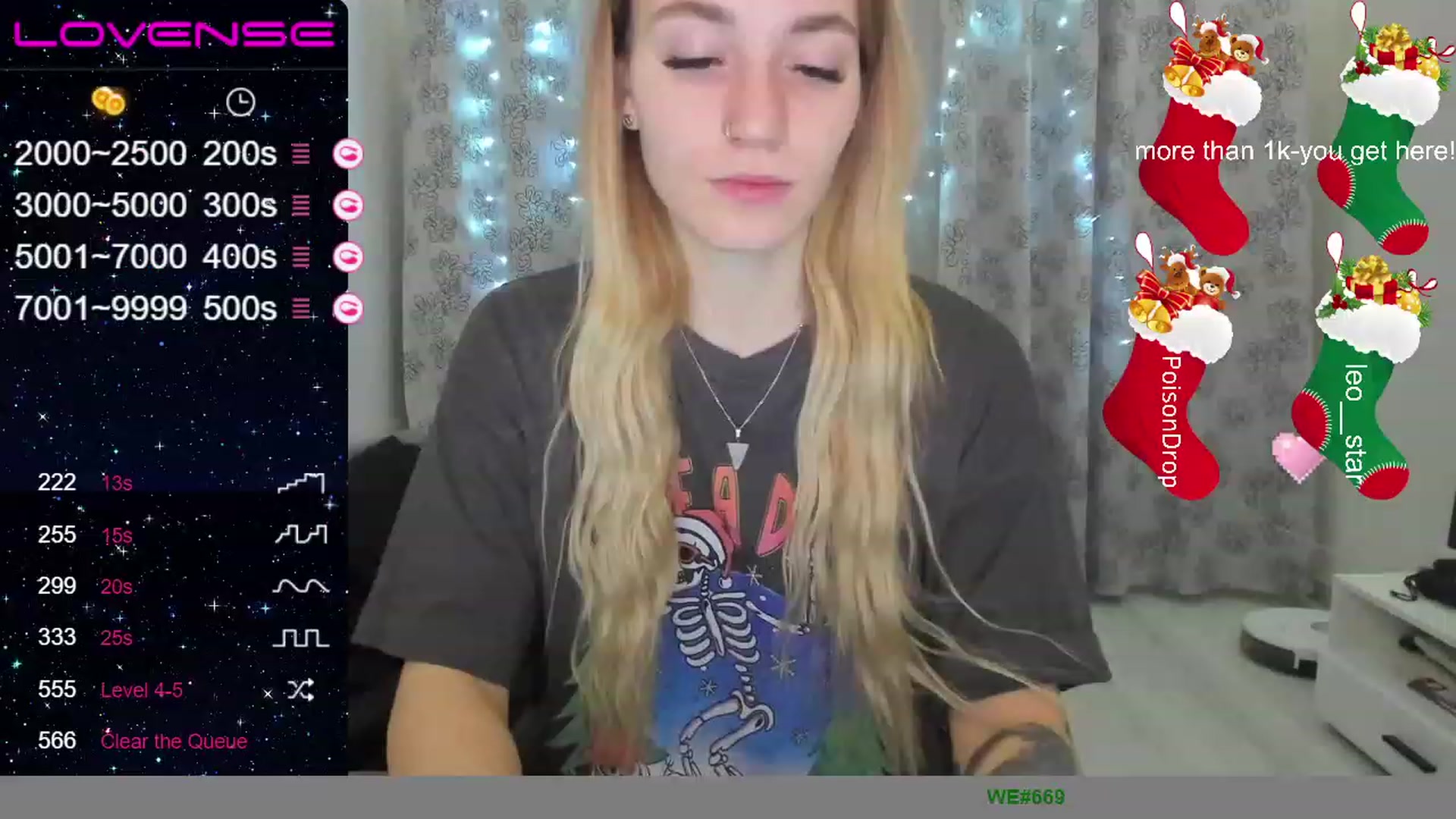 Gallery image thumbnail from Cutestdemon1's myfreecams stream on, 12/26/2022, 02:50 image 14 of 20
