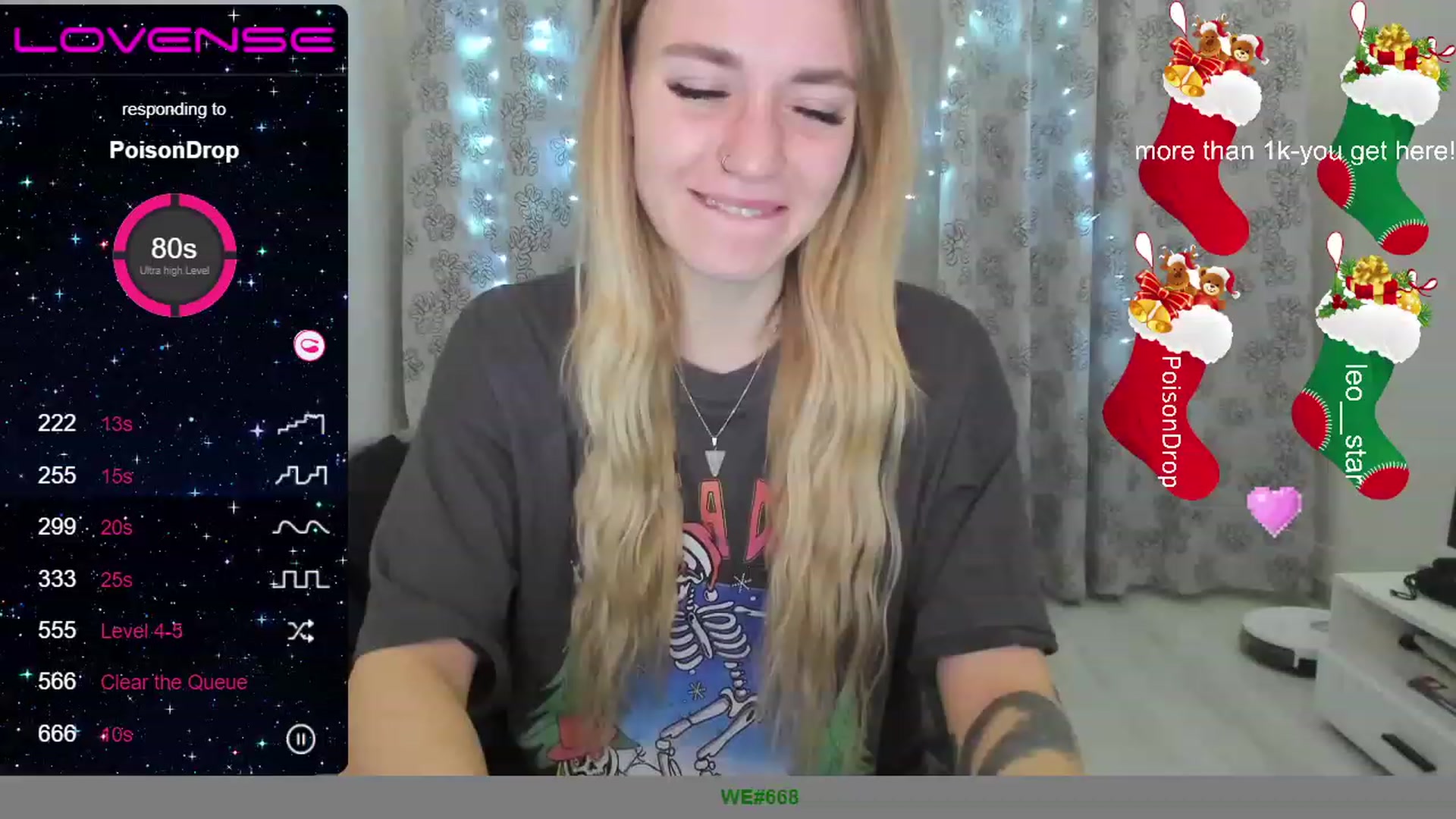 Gallery image thumbnail from Cutestdemon1's myfreecams stream on, 12/26/2022, 02:50 image 15 of 20