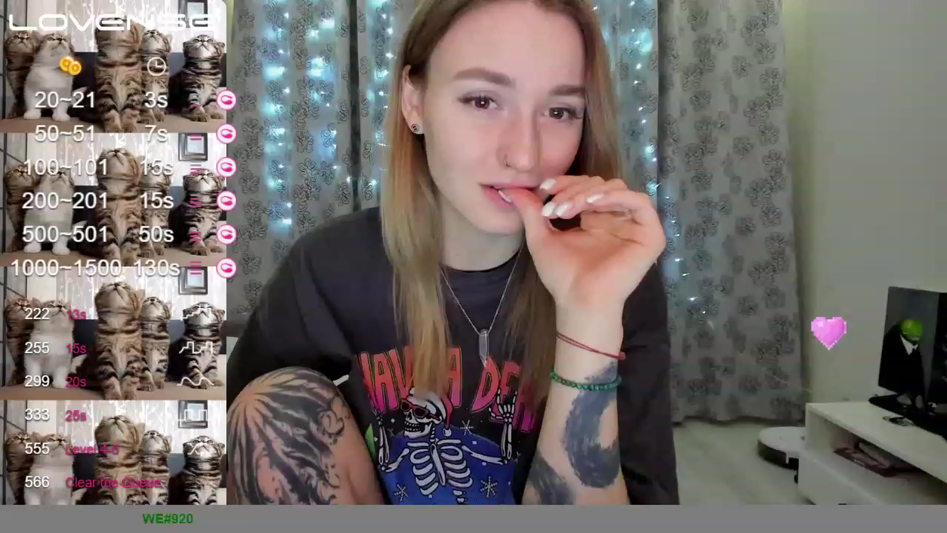Gallery image thumbnail from Cutestdemon1's myfreecams stream on, 01/16/2023, 22:21 image 12 of 20