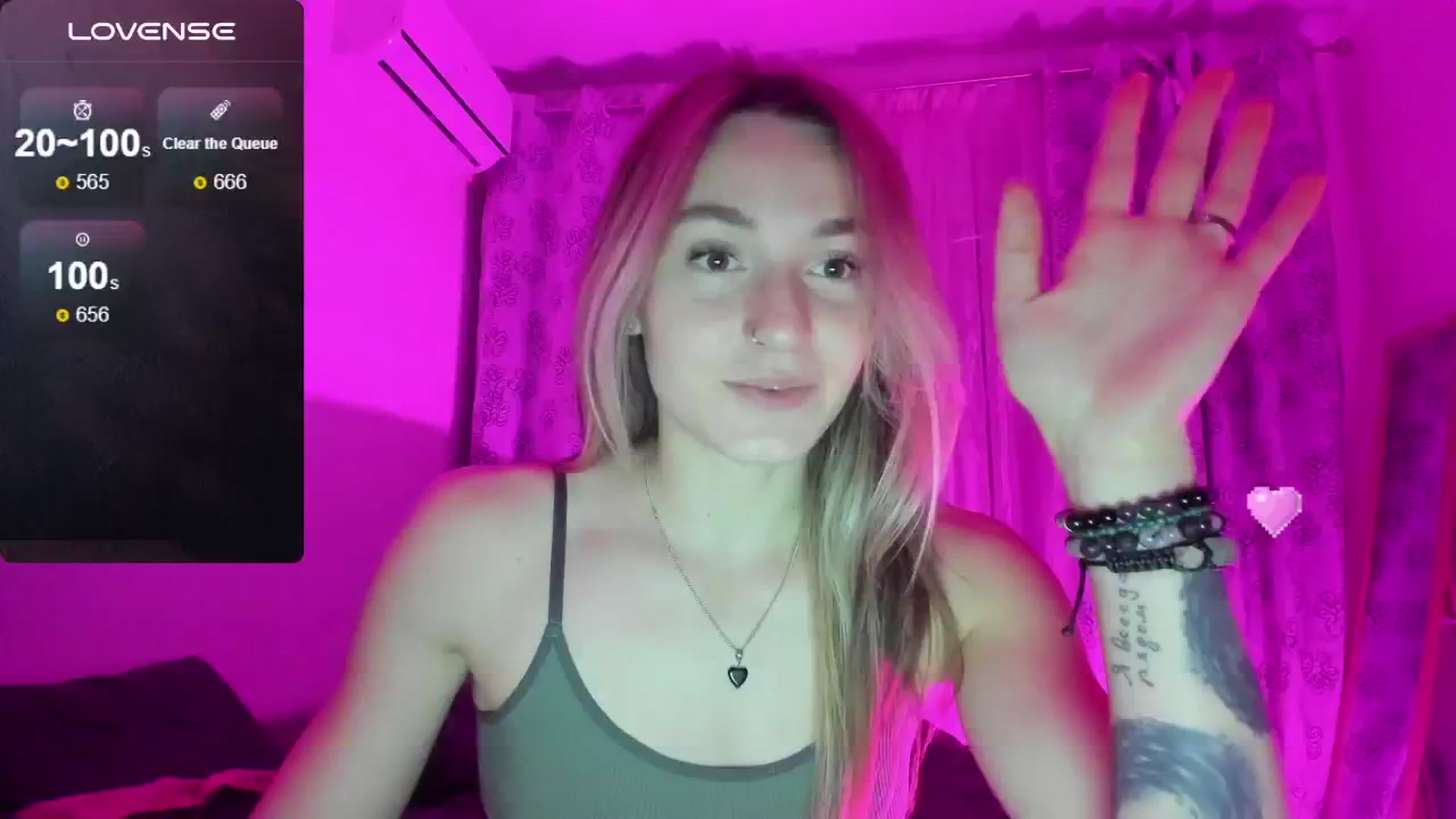 Gallery image thumbnail from Cutestdemon1's myfreecams stream on, 07/27/2024, 20:50 image 9 of 20