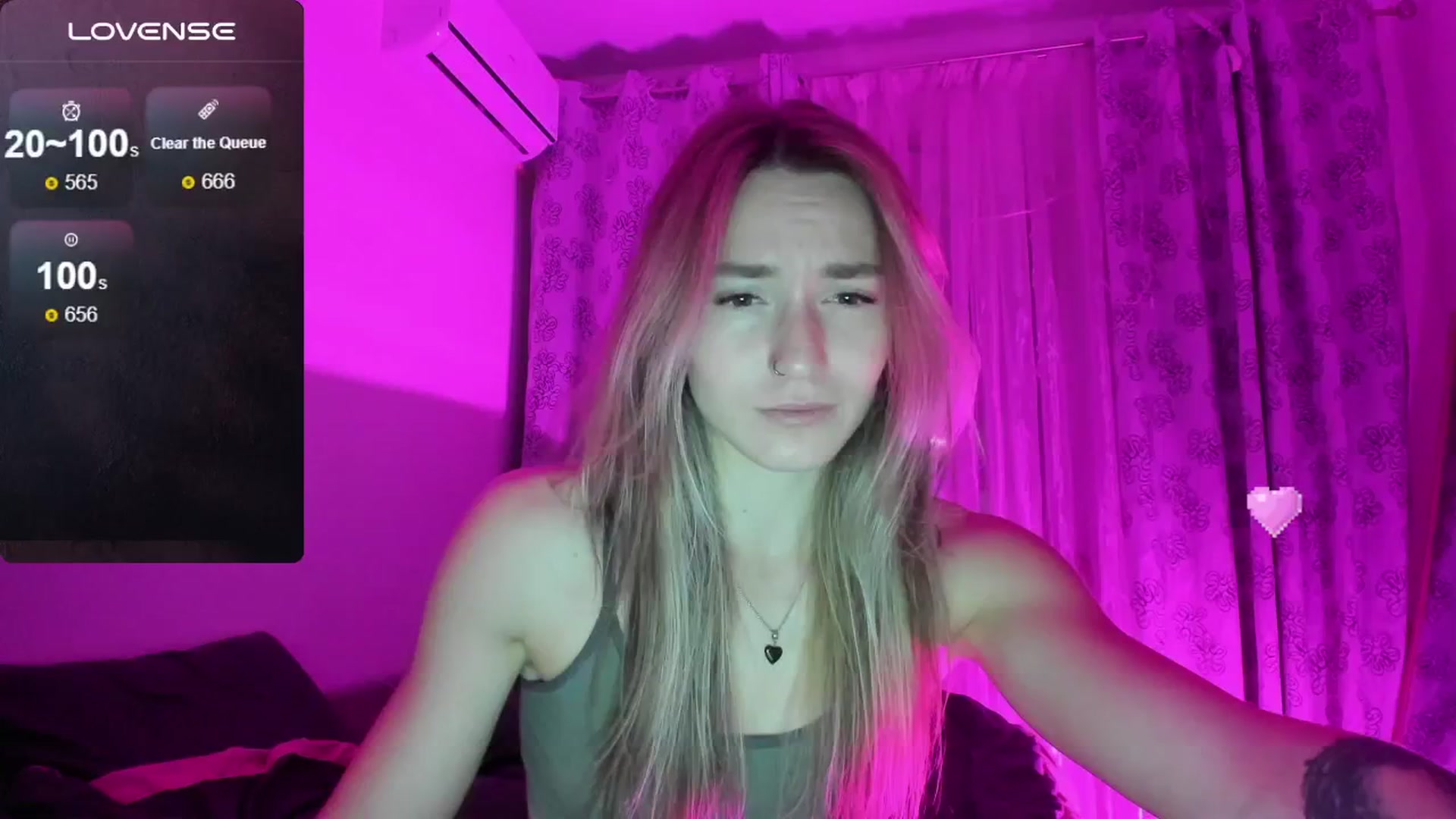 Gallery image thumbnail from Cutestdemon1's myfreecams stream on, 07/27/2024, 20:50 image 4 of 20