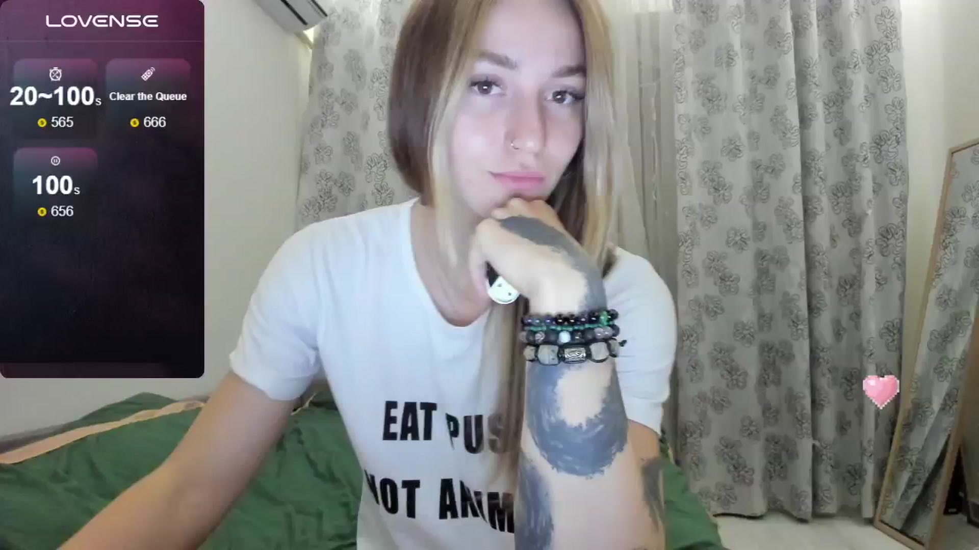 Gallery image thumbnail from Cutestdemon1's myfreecams stream on, 07/28/2024, 20:49 image 18 of 20