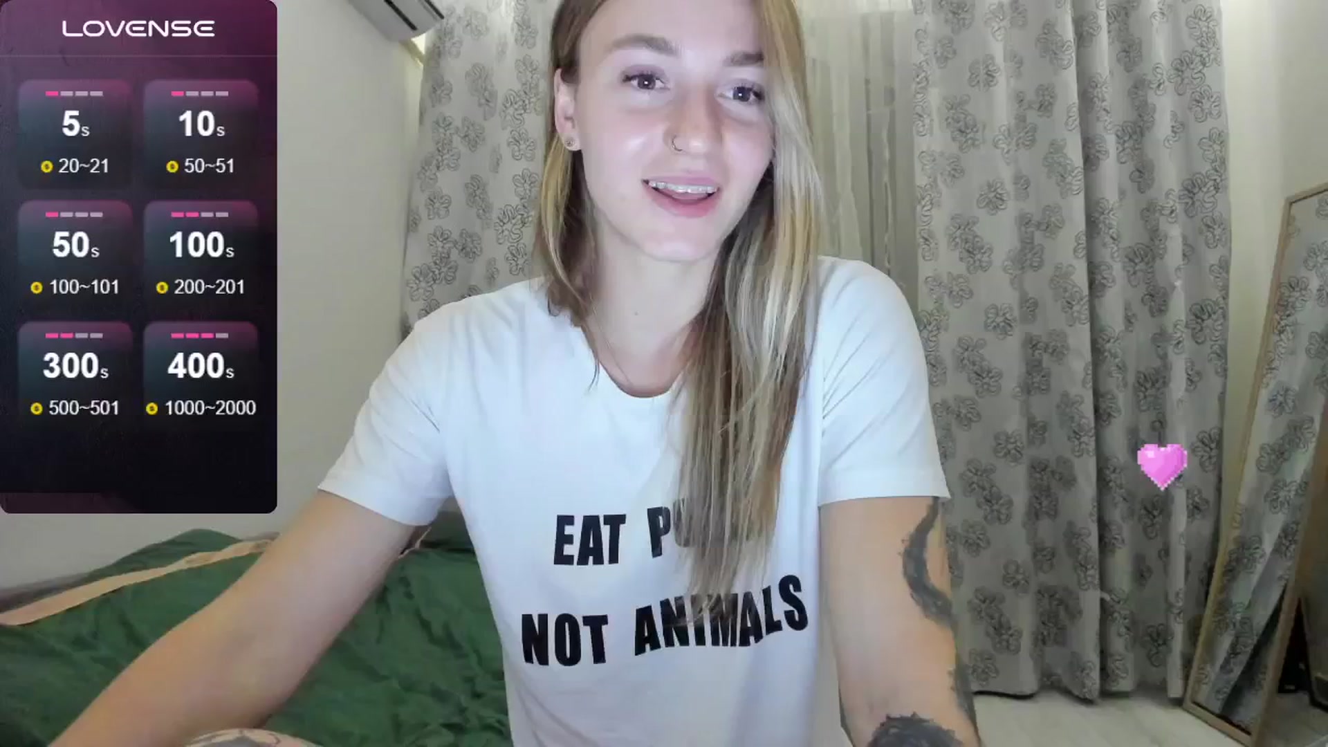 Gallery image thumbnail from Cutestdemon1's myfreecams stream on, 07/28/2024, 21:05 image 11 of 20