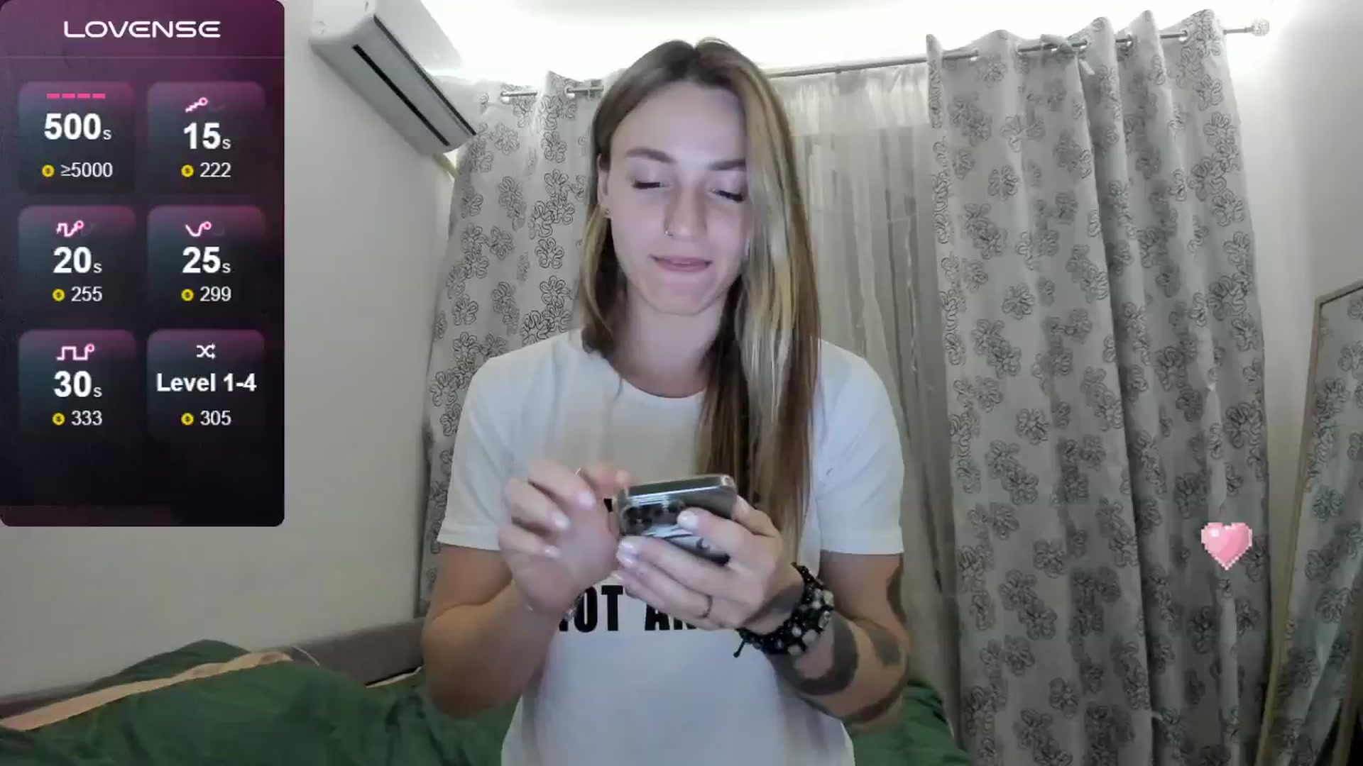 Gallery image thumbnail from Cutestdemon1's myfreecams stream on, 07/28/2024, 21:05 image 14 of 20