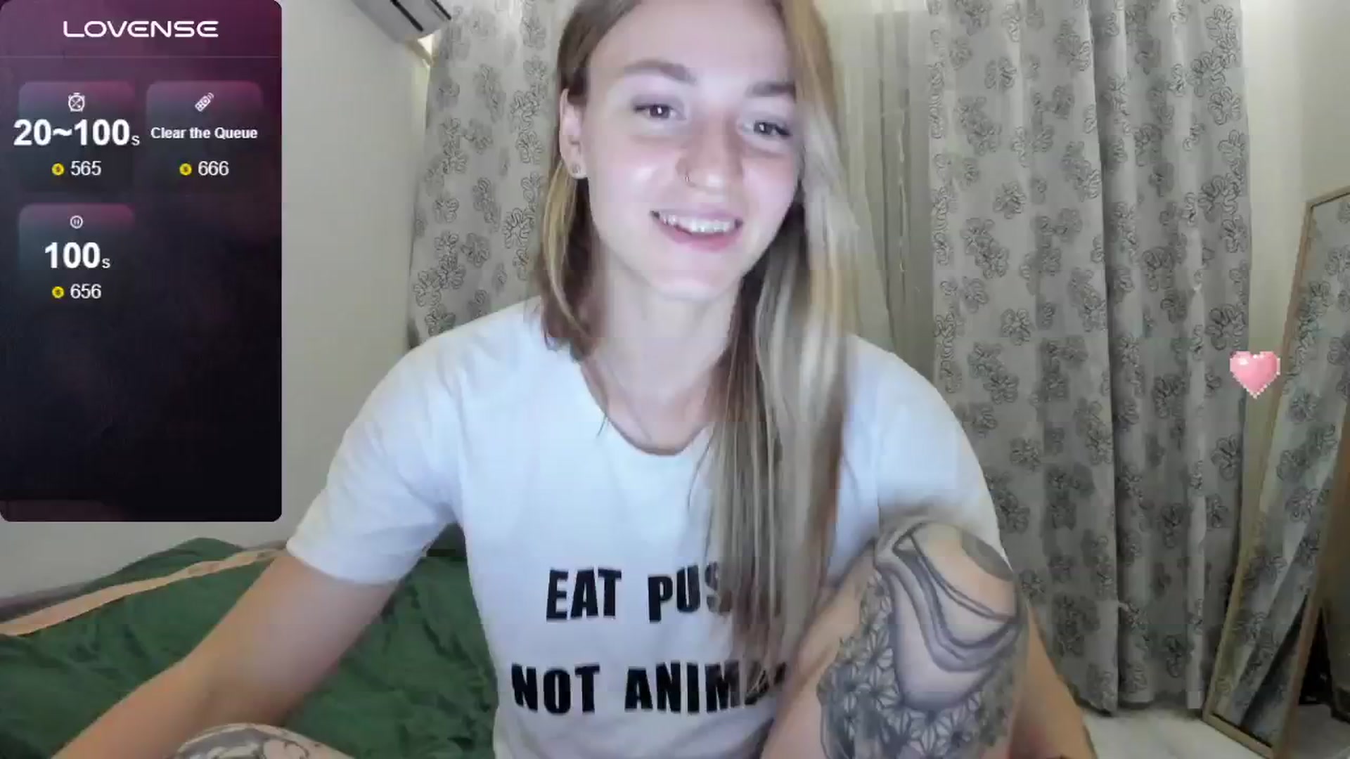 Gallery image thumbnail from Cutestdemon1's myfreecams stream on, 07/28/2024, 21:05 image 10 of 20