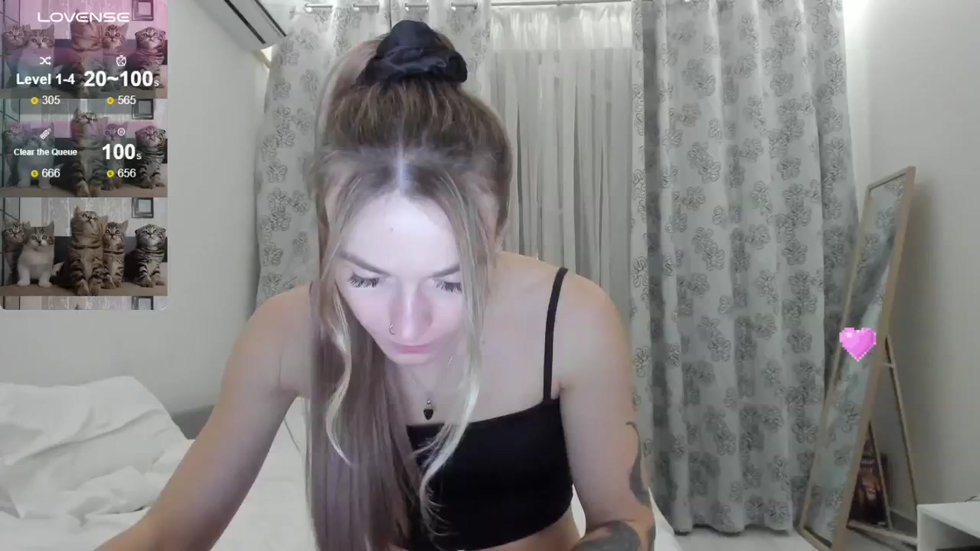 Gallery image thumbnail from Cutestdemon1's myfreecams stream on, 08/14/2024, 20:42 image 3 of 20