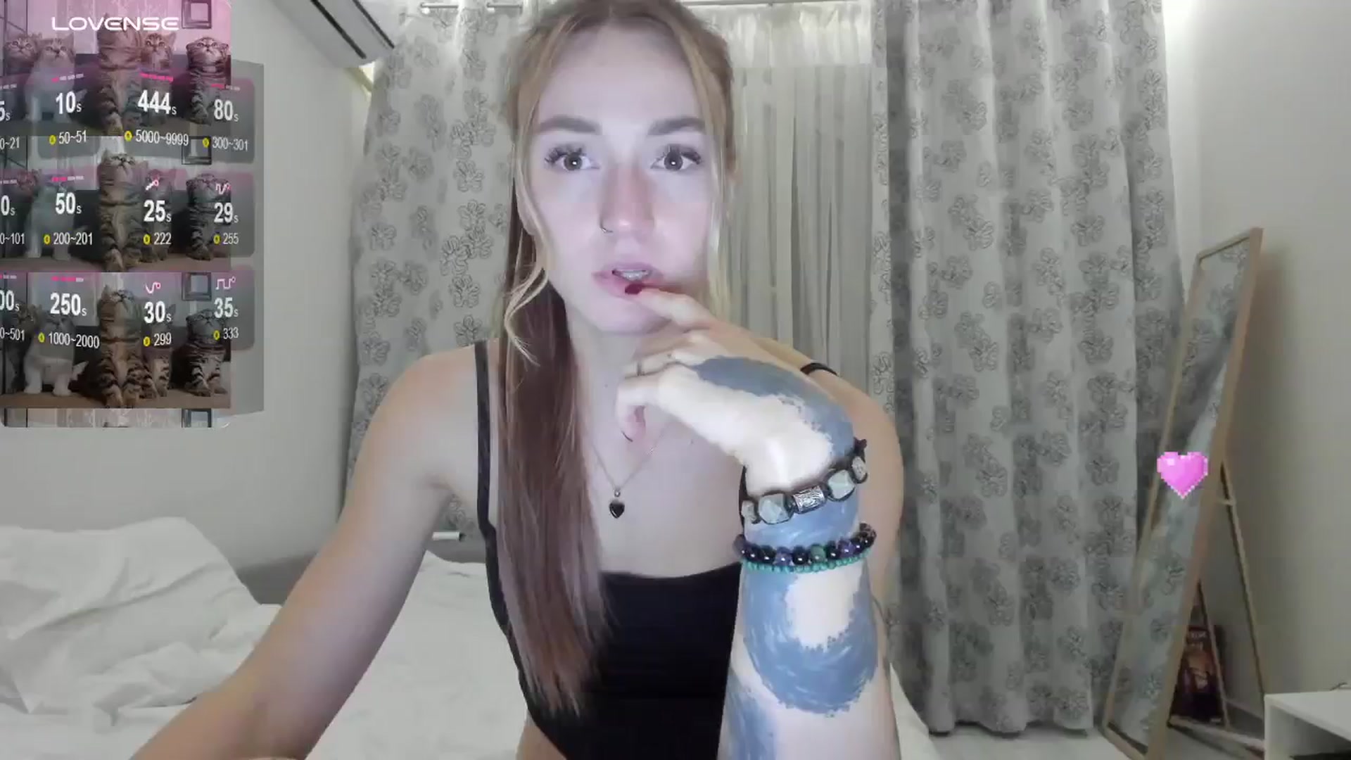 Gallery image thumbnail from Cutestdemon1's myfreecams stream on, 08/14/2024, 20:42 image 8 of 20