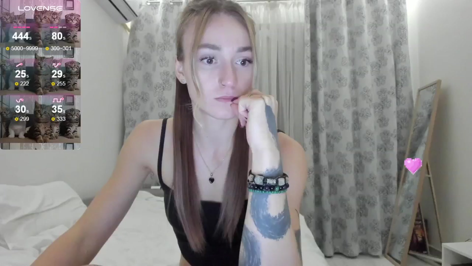 Gallery image thumbnail from Cutestdemon1's myfreecams stream on, 08/14/2024, 20:42 image 12 of 20