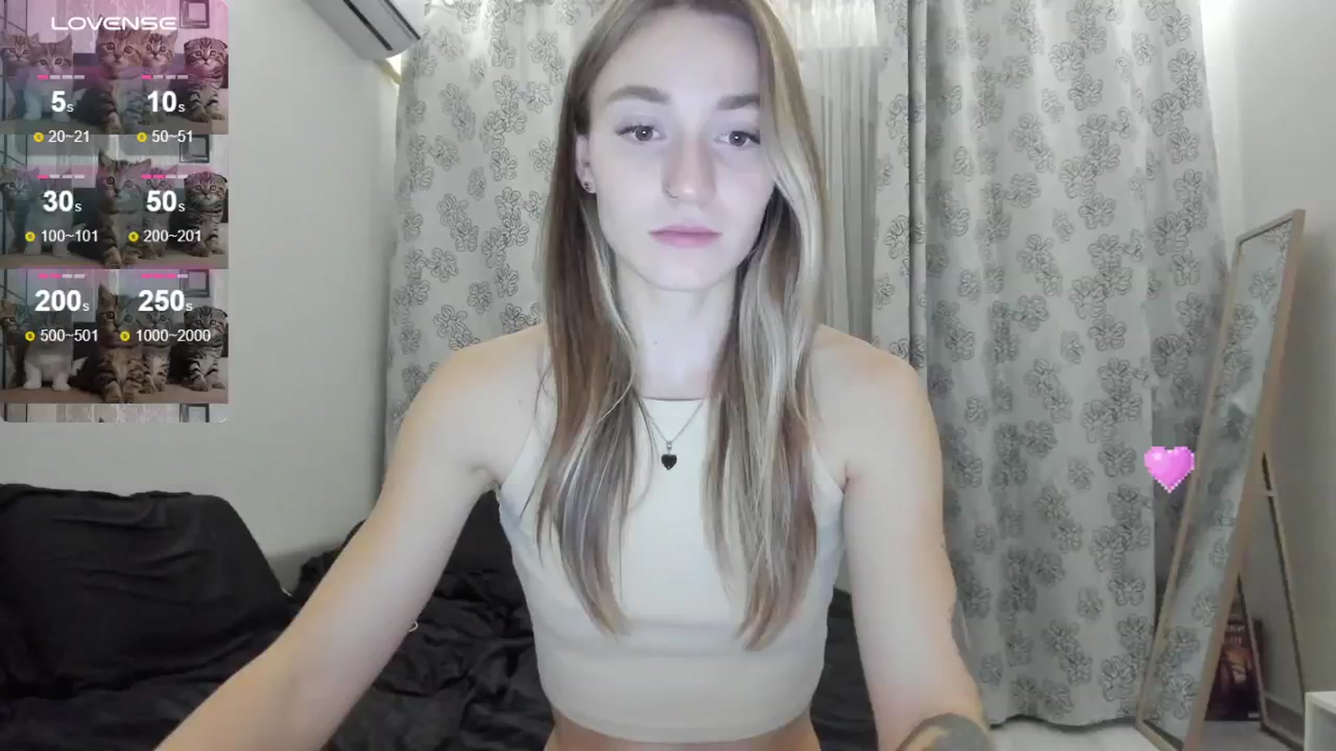 Gallery image thumbnail from Cutestdemon1's myfreecams stream on, 08/18/2024, 22:40 image 15 of 20
