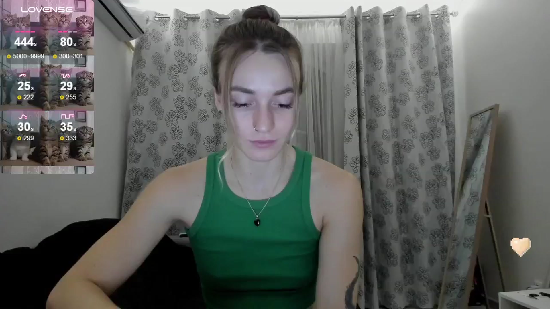 Gallery image thumbnail from Cutestdemon1's myfreecams stream on, 08/21/2024, 21:08 image 17 of 20