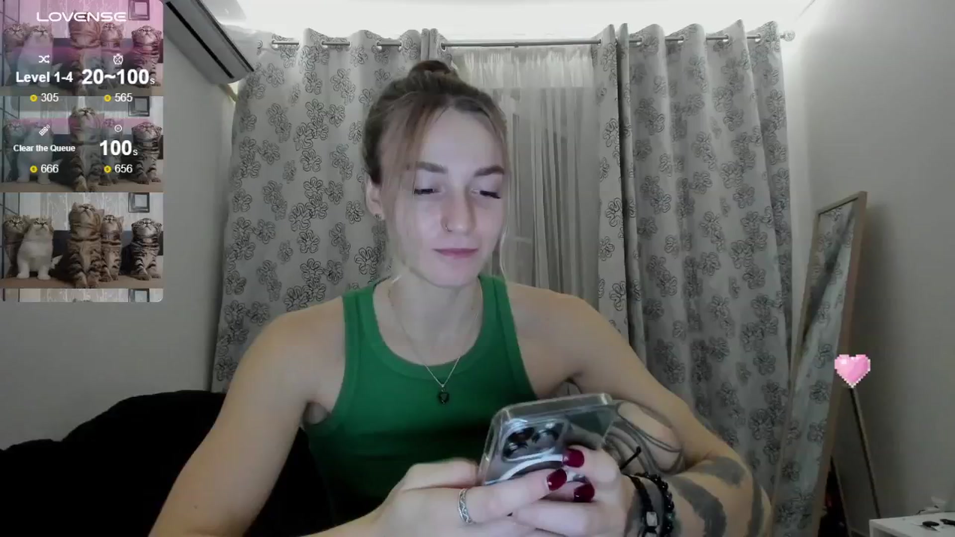 Gallery image thumbnail from Cutestdemon1's myfreecams stream on, 08/21/2024, 21:08 image 10 of 20