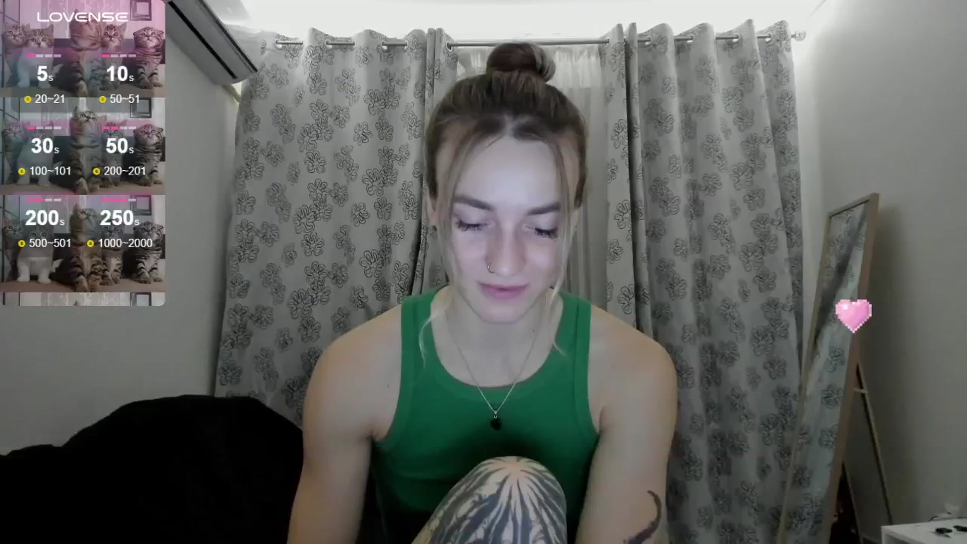 Gallery image thumbnail from Cutestdemon1's myfreecams stream on, 08/21/2024, 21:08 image 4 of 20