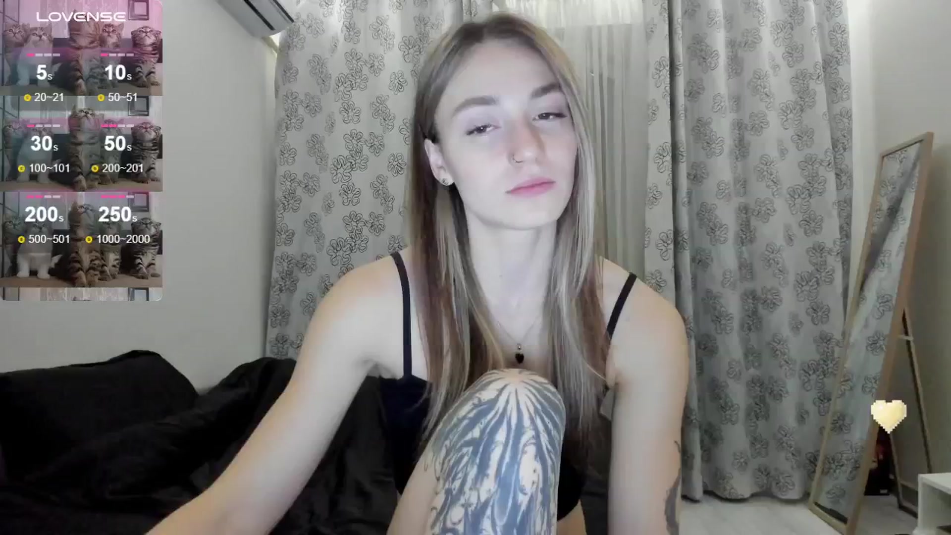 Gallery image thumbnail from Cutestdemon1's myfreecams stream on, 08/22/2024, 22:29 image 19 of 20