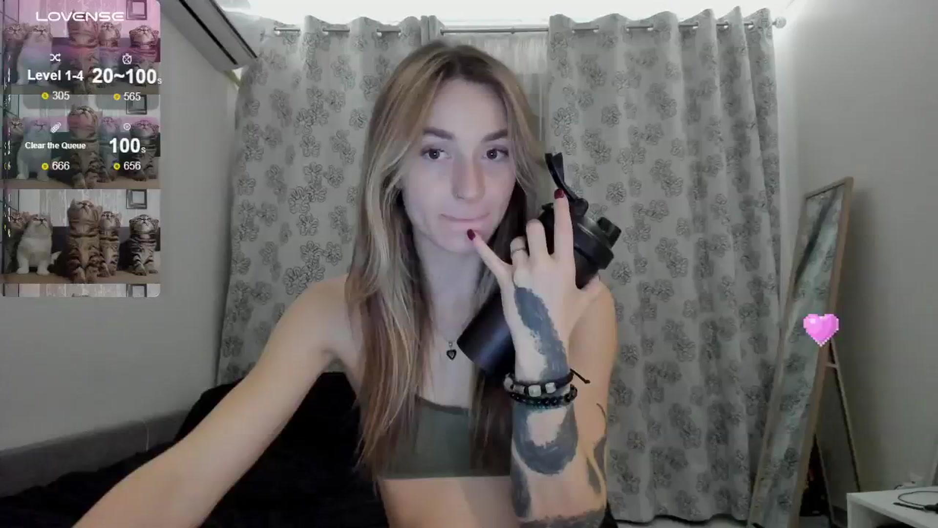 Gallery image thumbnail from Cutestdemon1's myfreecams stream on, 08/26/2024, 23:06 image 1 of 20