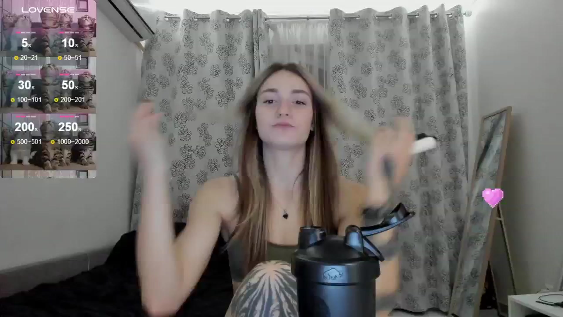 Gallery image thumbnail from Cutestdemon1's myfreecams stream on, 08/26/2024, 23:06 image 2 of 20