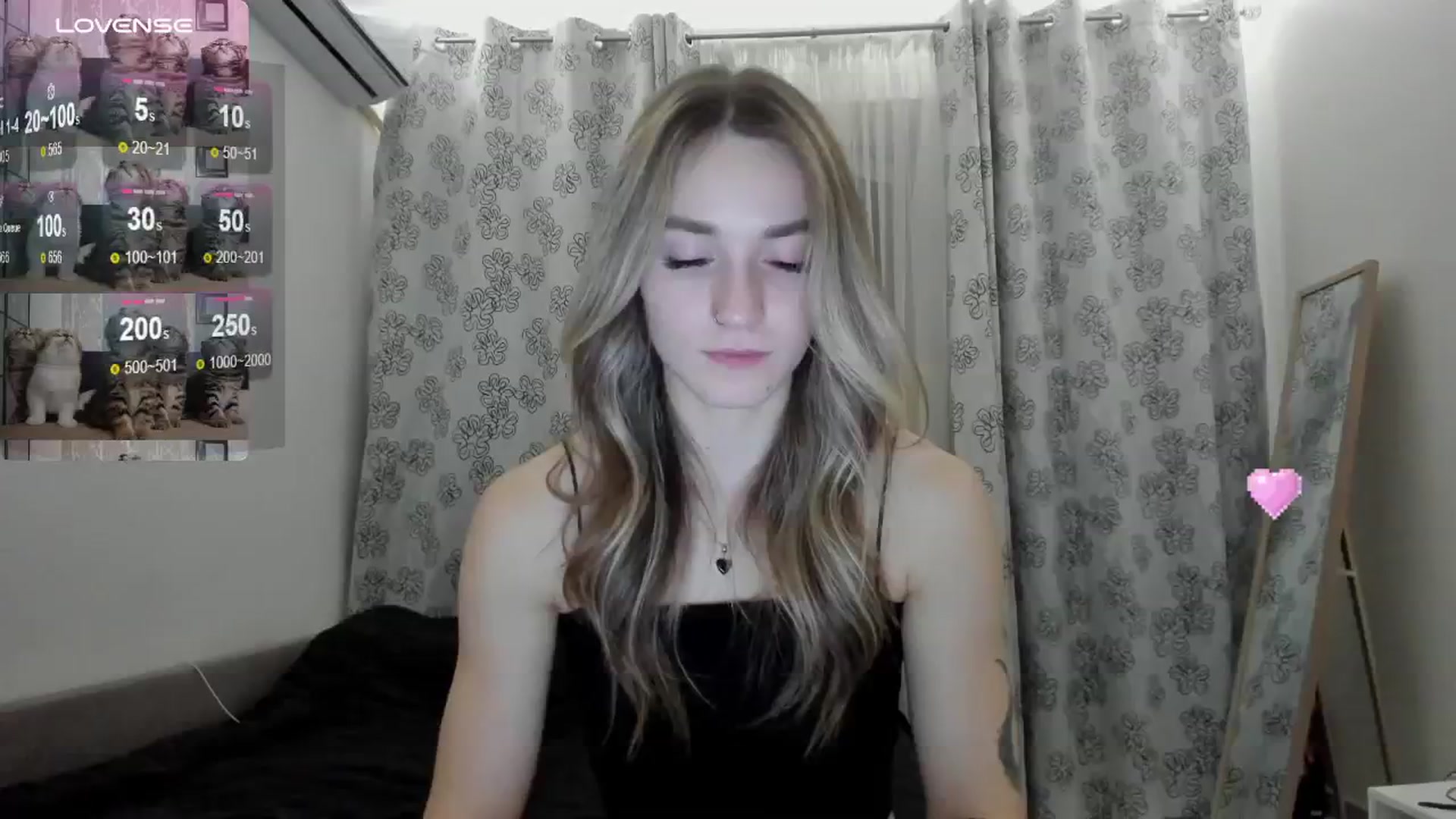 Gallery image thumbnail from Cutestdemon1's myfreecams stream on, 08/29/2024, 21:15 image 13 of 20