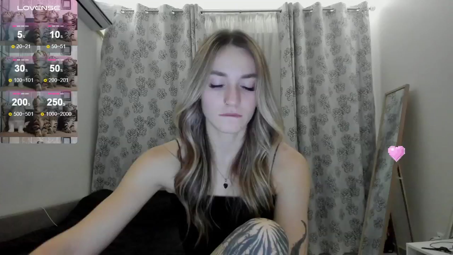 Gallery image thumbnail from Cutestdemon1's myfreecams stream on, 08/29/2024, 21:15 image 17 of 20