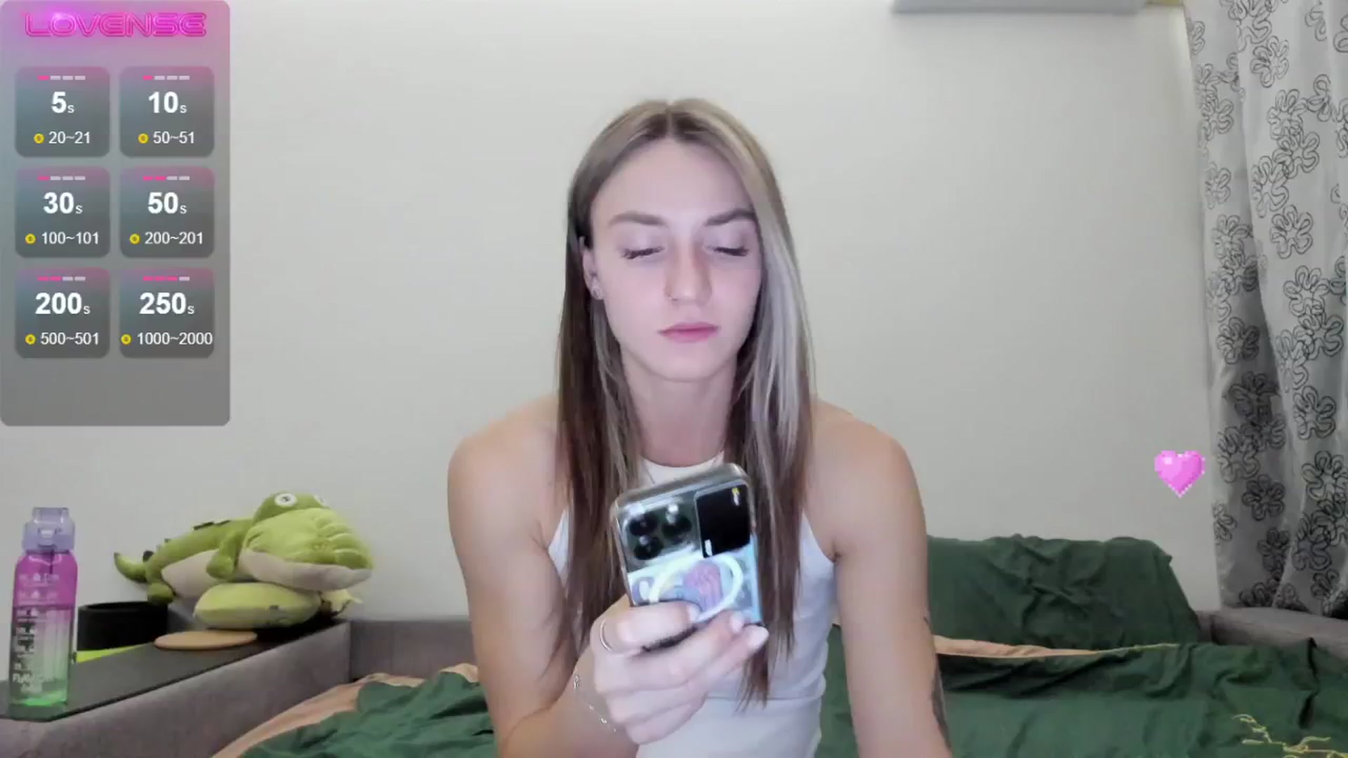 Gallery image thumbnail from Cutestdemon1's myfreecams stream on, 09/27/2024, 22:49 image 11 of 20