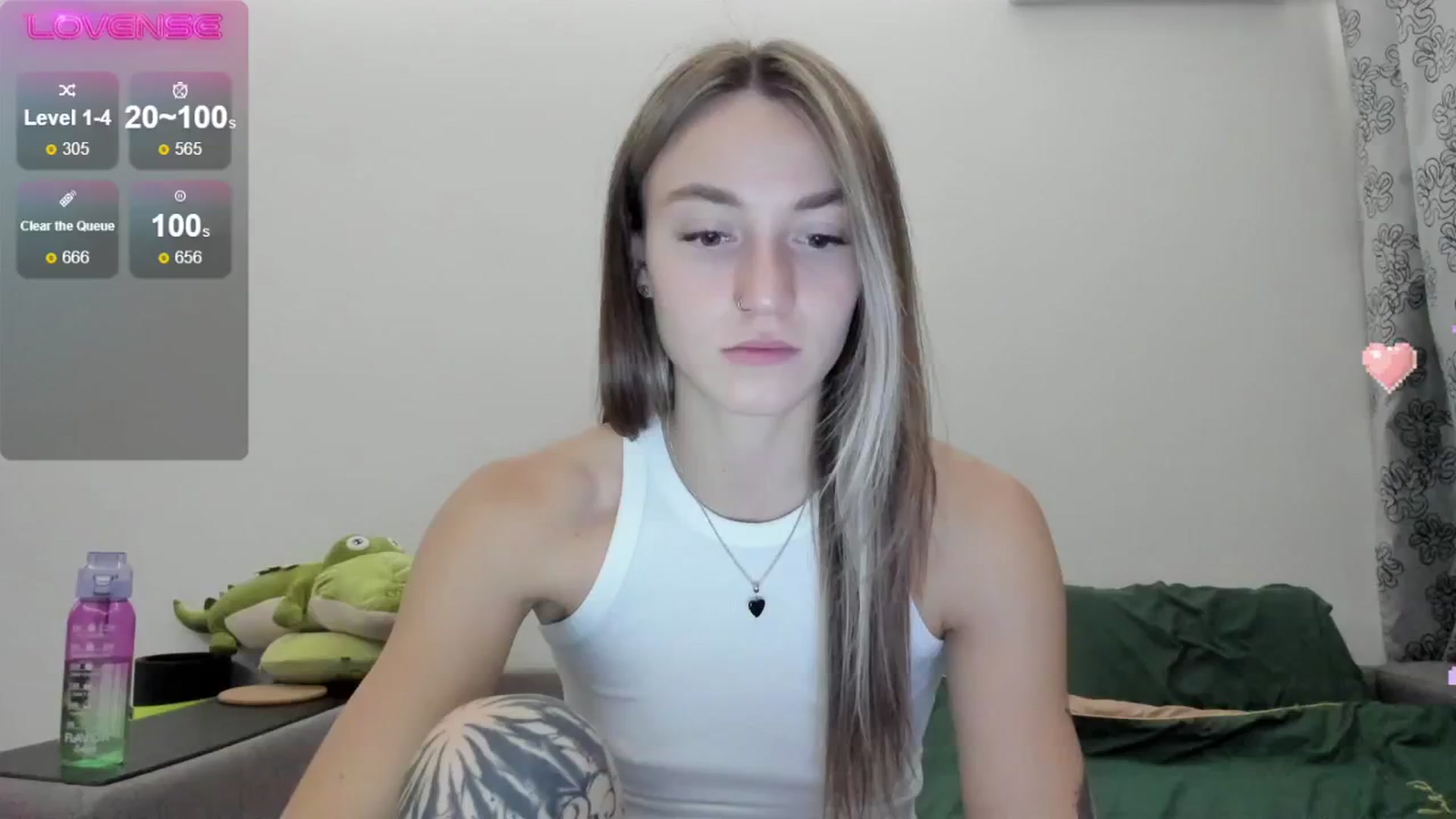 Gallery image thumbnail from Cutestdemon1's myfreecams stream on, 09/27/2024, 22:49 image 16 of 20