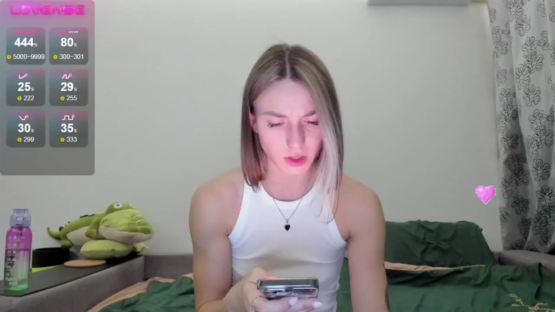 Gallery image thumbnail from Cutestdemon1's myfreecams stream on, 09/27/2024, 22:49 image 13 of 20