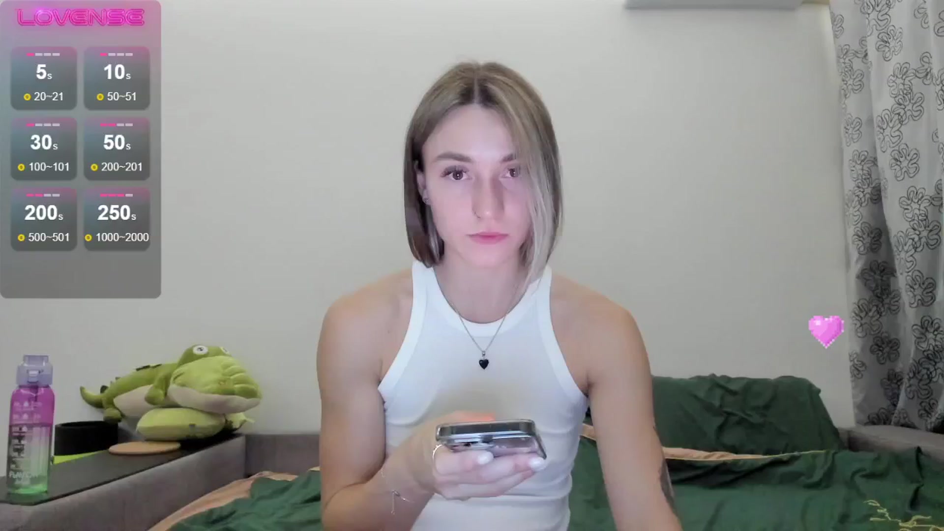 Gallery image thumbnail from Cutestdemon1's myfreecams stream on, 09/27/2024, 22:49 image 12 of 20