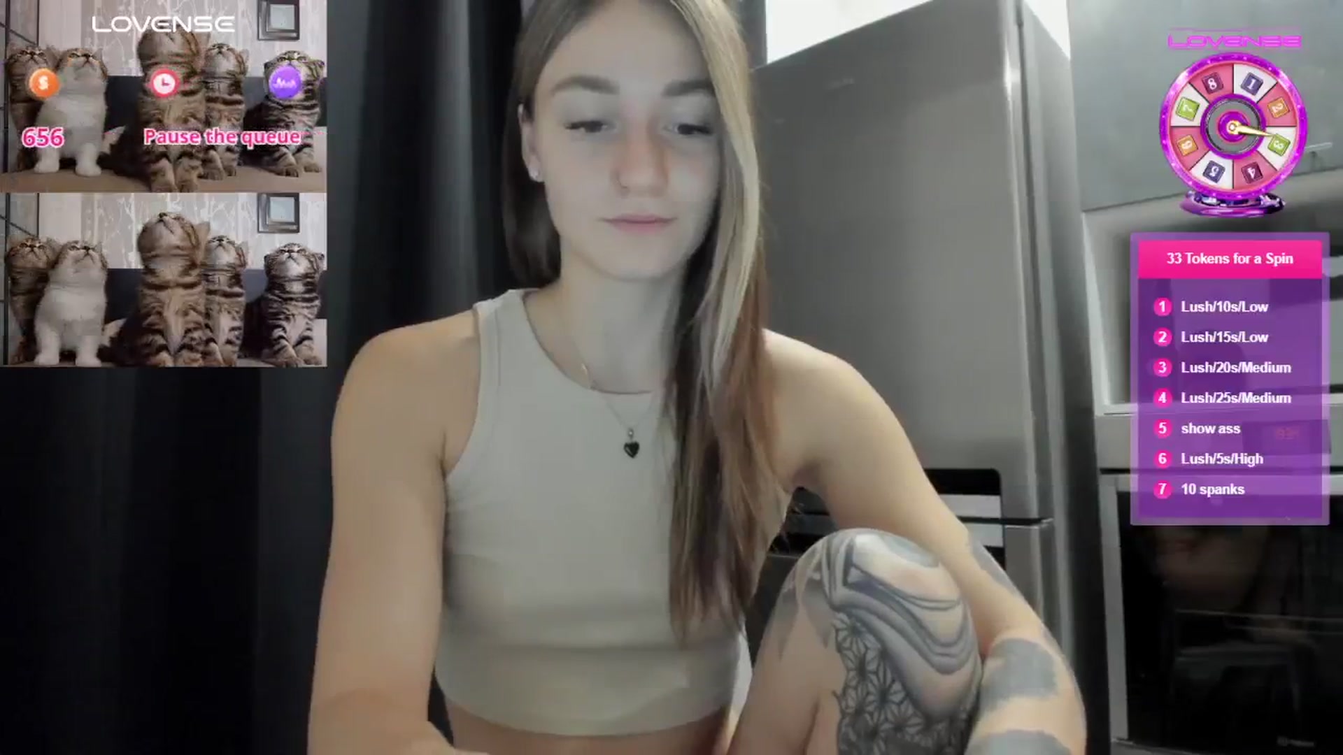 Gallery image thumbnail from Cutestdemon1's myfreecams stream on, 11/21/2024, 03:43 image 9 of 20