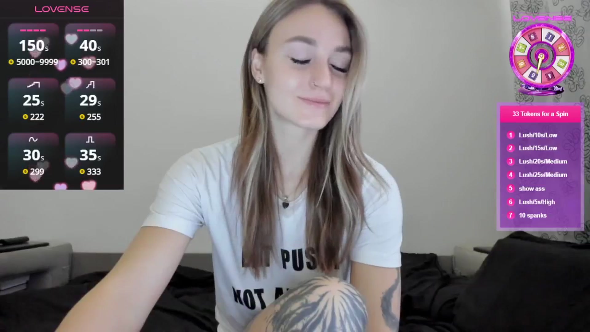 Gallery image thumbnail from Cutestdemon1's myfreecams stream on, 12/16/2024, 06:40 image 7 of 20