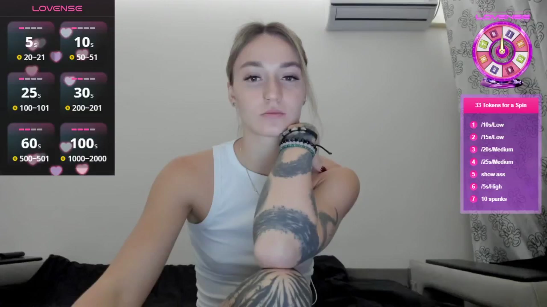 Gallery image thumbnail from Cutestdemon1's myfreecams stream on, 12/19/2024, 16:59 image 16 of 20