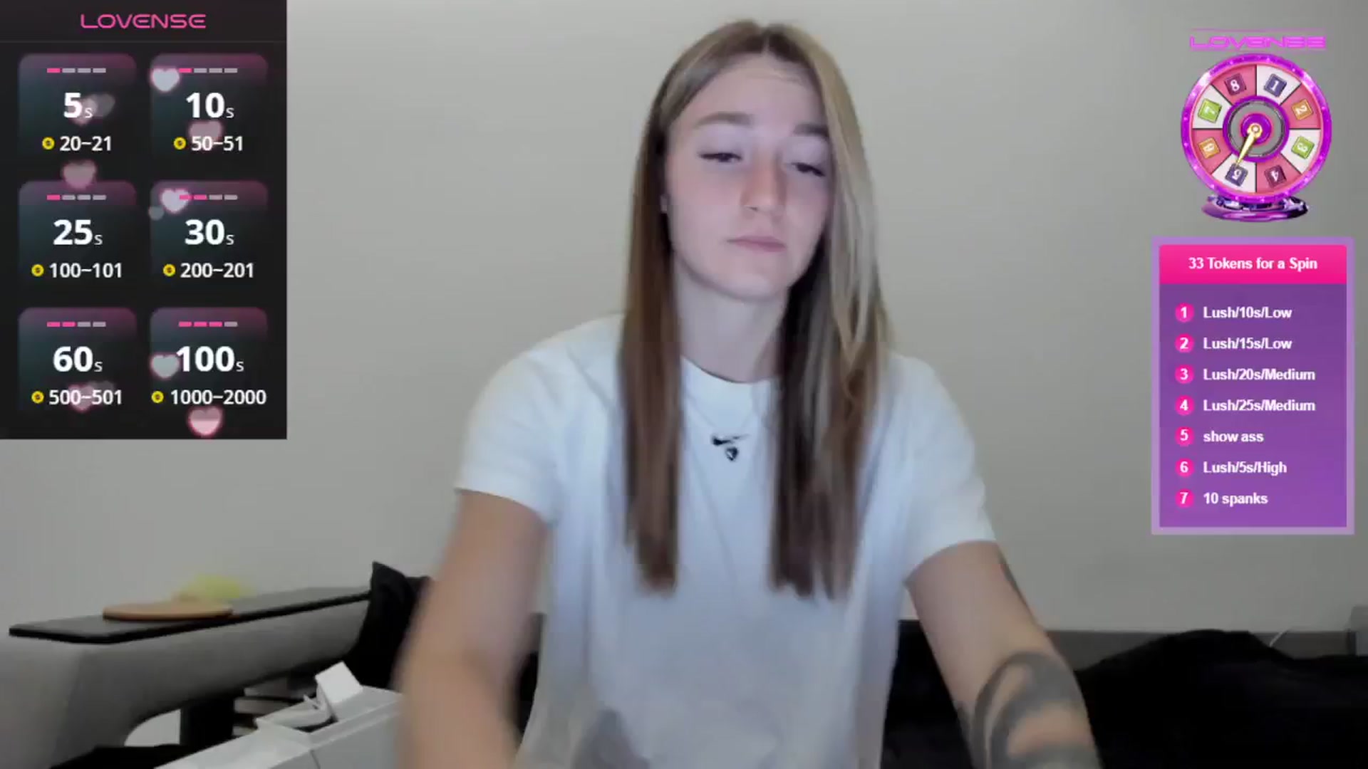 Gallery image thumbnail from Cutestdemon1's myfreecams stream on, 12/26/2024, 05:18 image 15 of 20