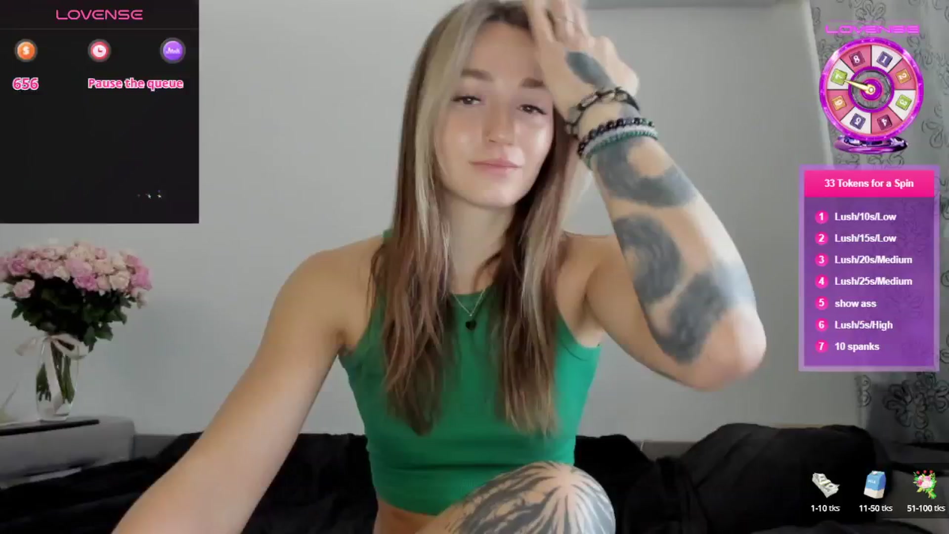 Gallery image thumbnail from Cutestdemon1's myfreecams stream on, 12/31/2024, 09:10 image 17 of 20