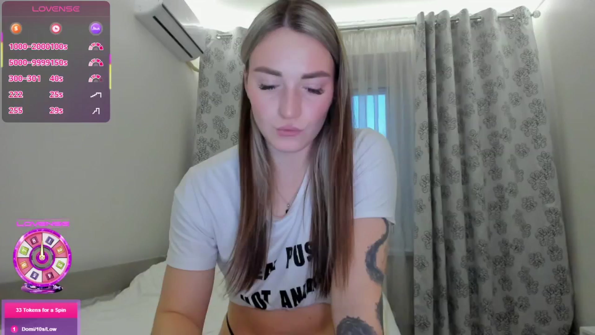 Gallery image thumbnail from Cutestdemon1's myfreecams stream on, 10/08/2025, 14:38 image 6 of 20