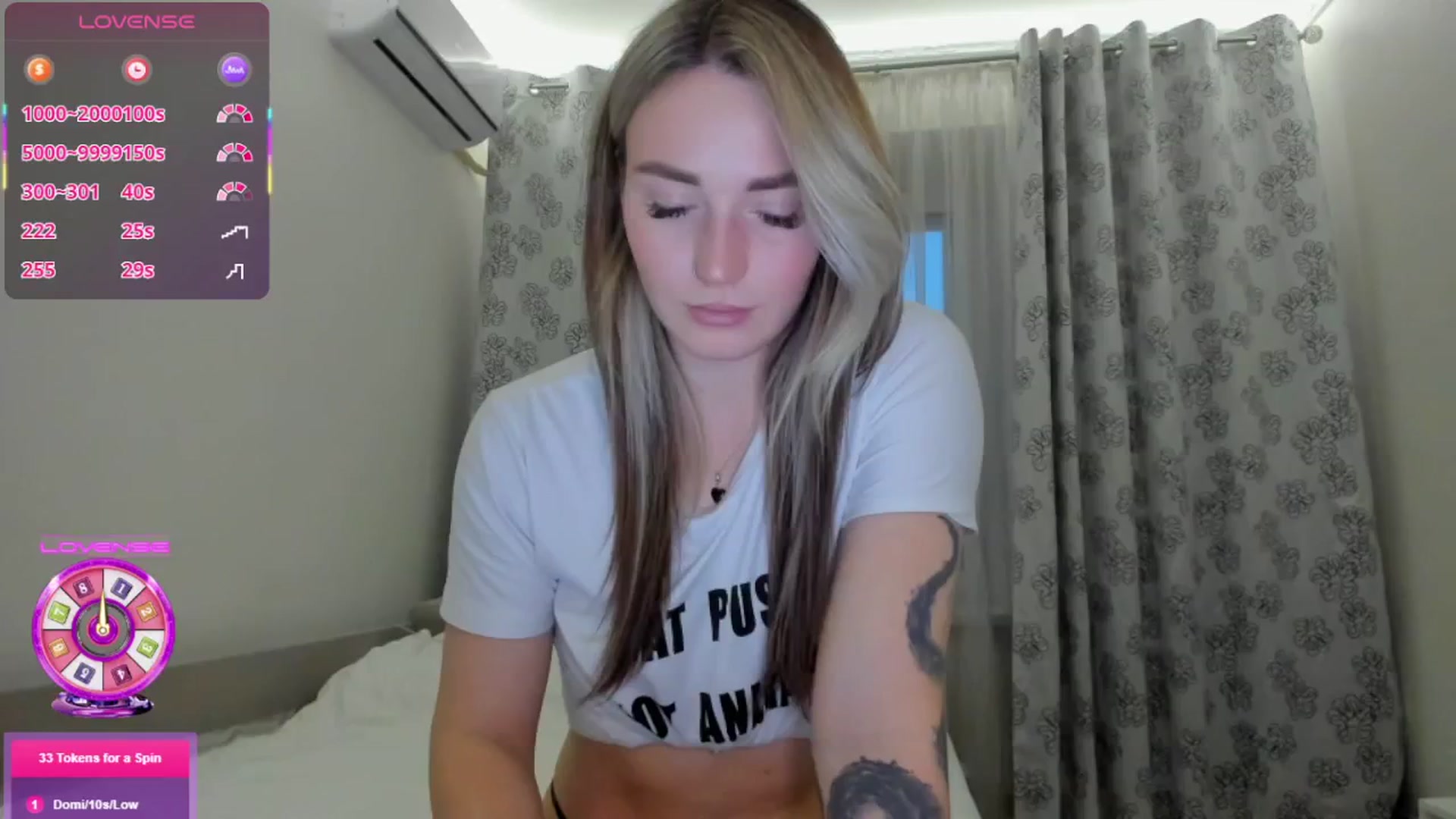 Gallery image thumbnail from Cutestdemon1's myfreecams stream on, 10/08/2025, 14:38 image 11 of 20